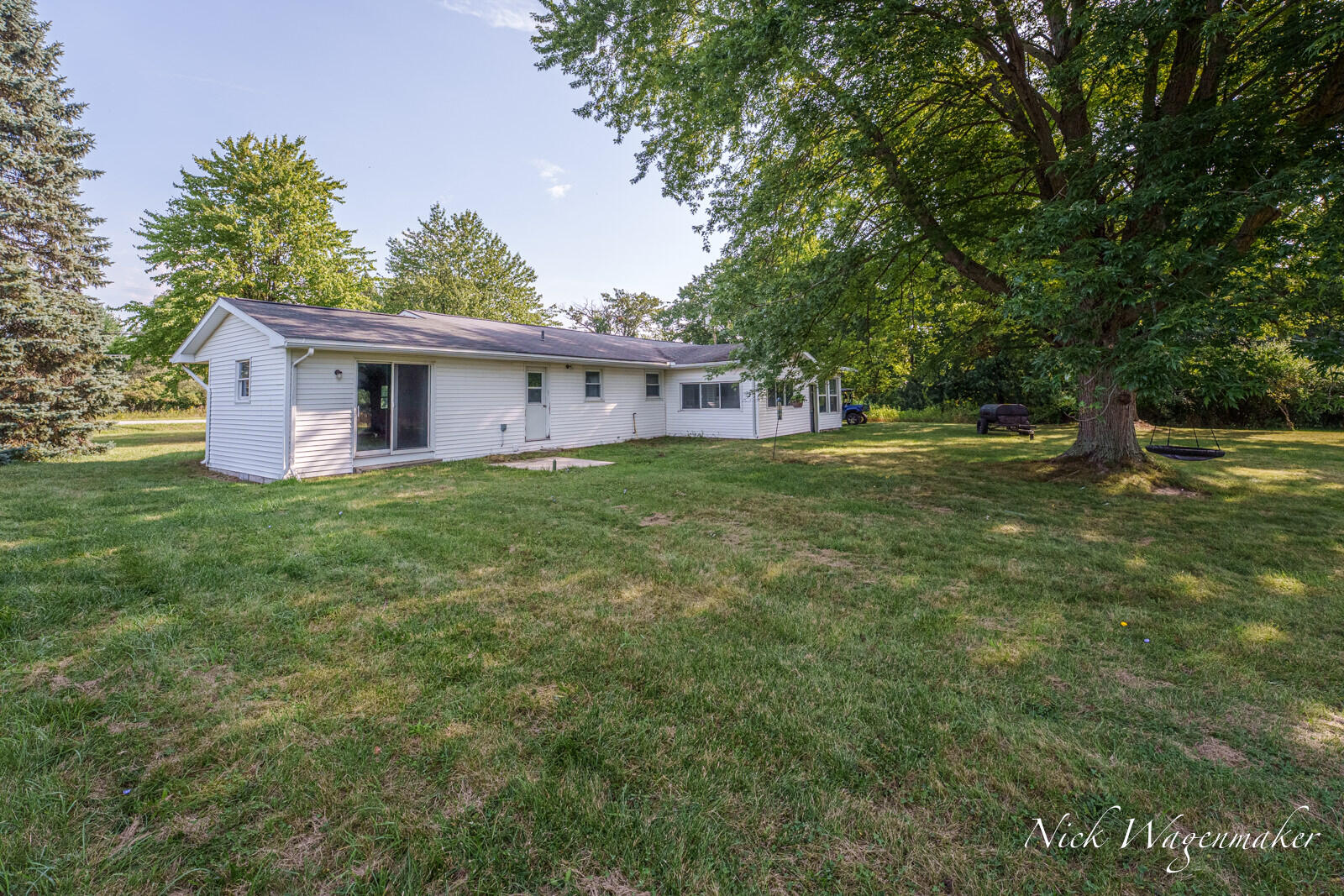 3225 Benston Road Property Photo 4