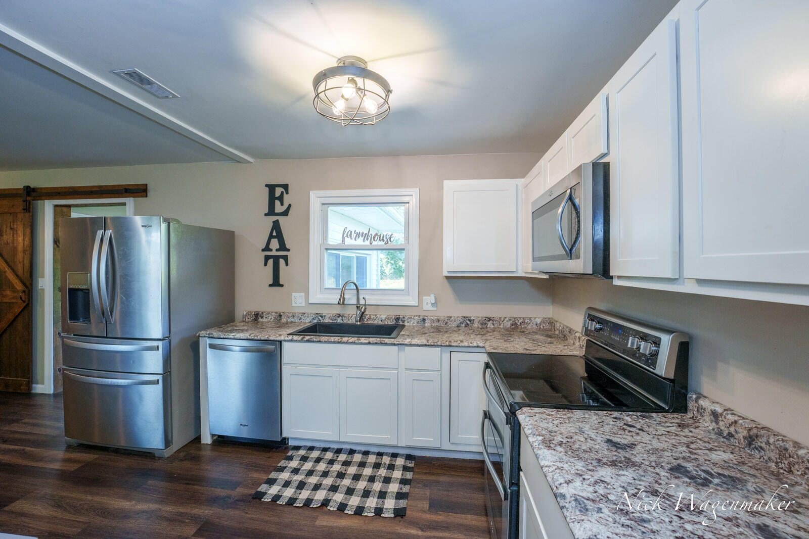 3225 Benston Road Property Photo 7