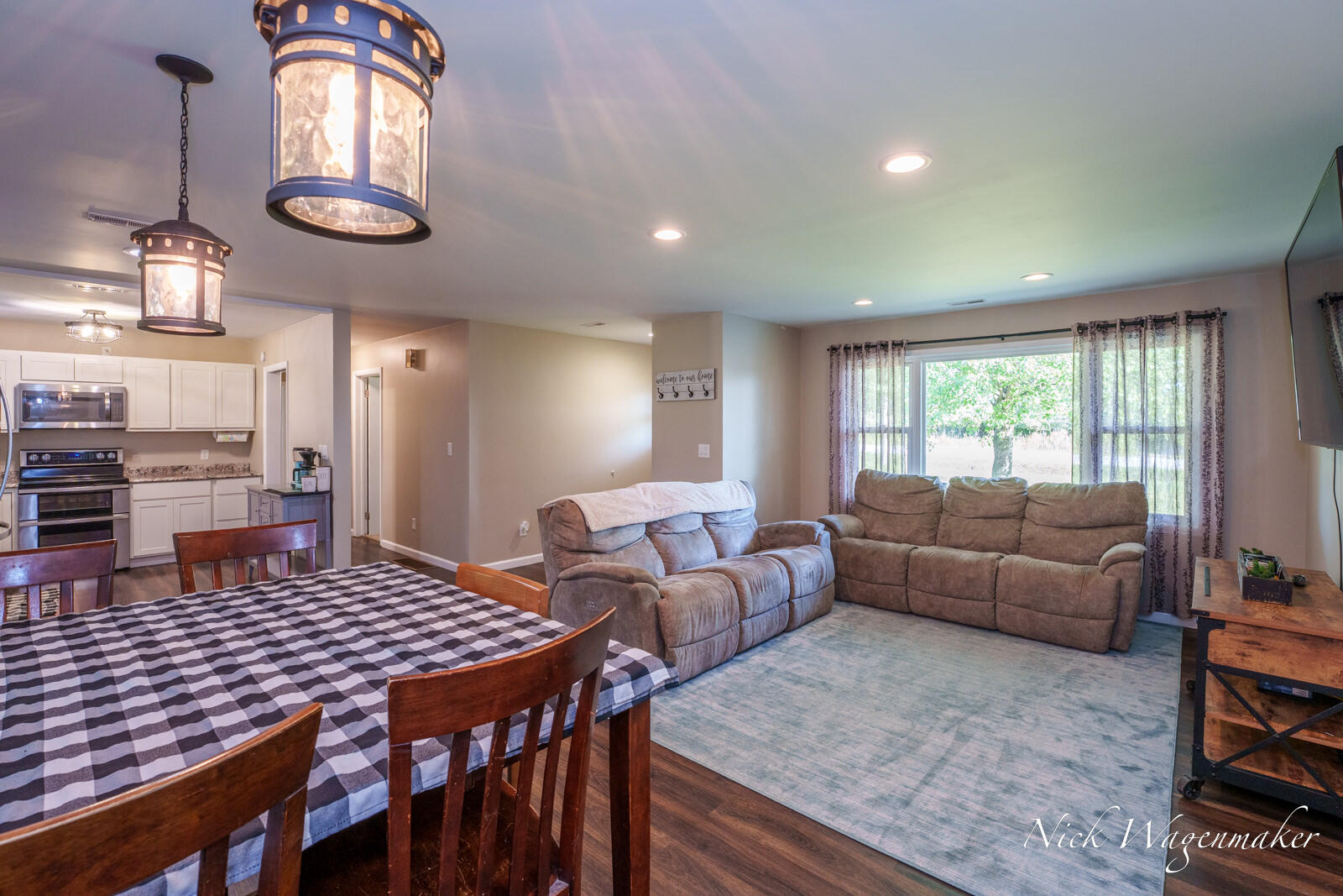 3225 Benston Road Property Photo 9