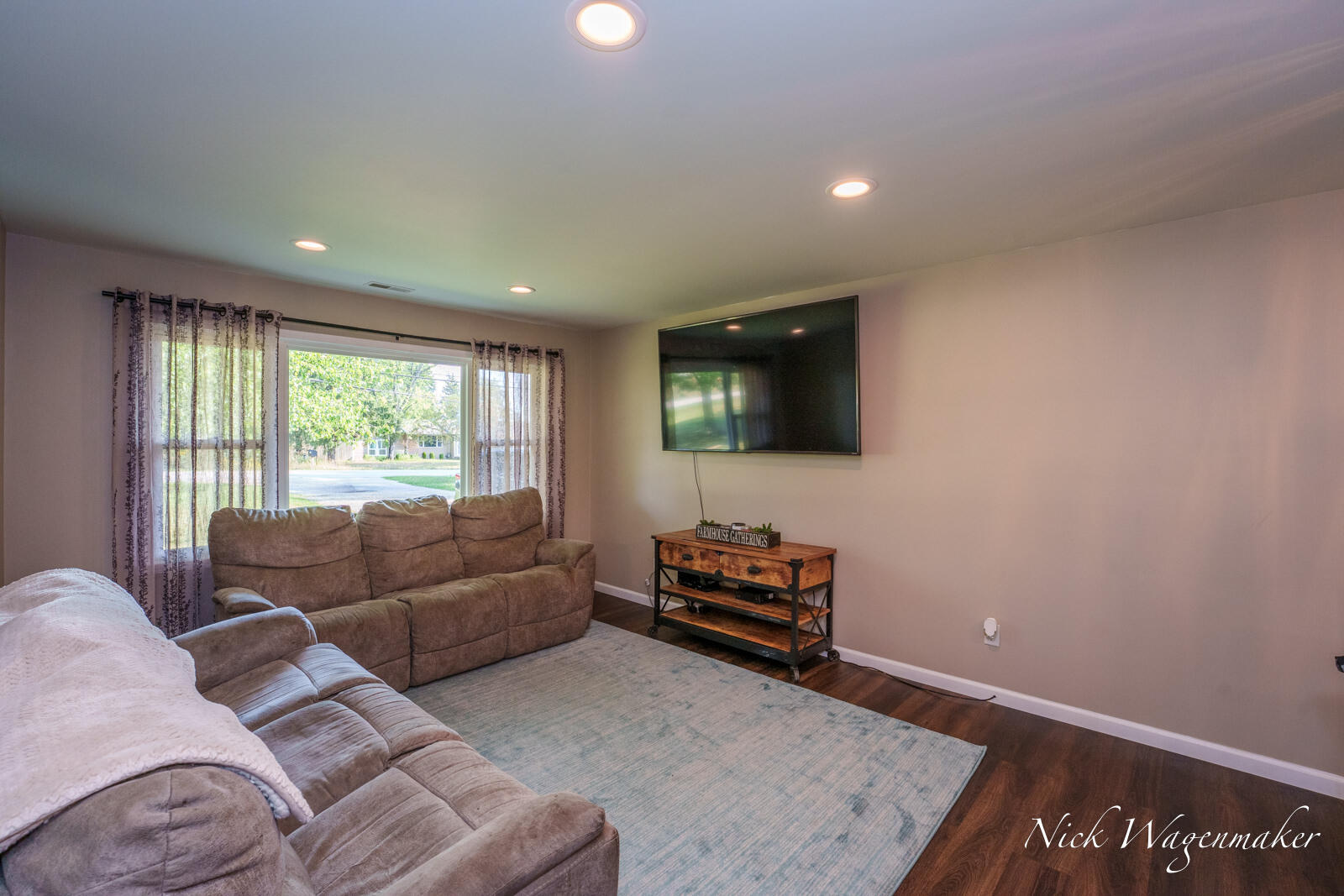 3225 Benston Road Property Photo 11