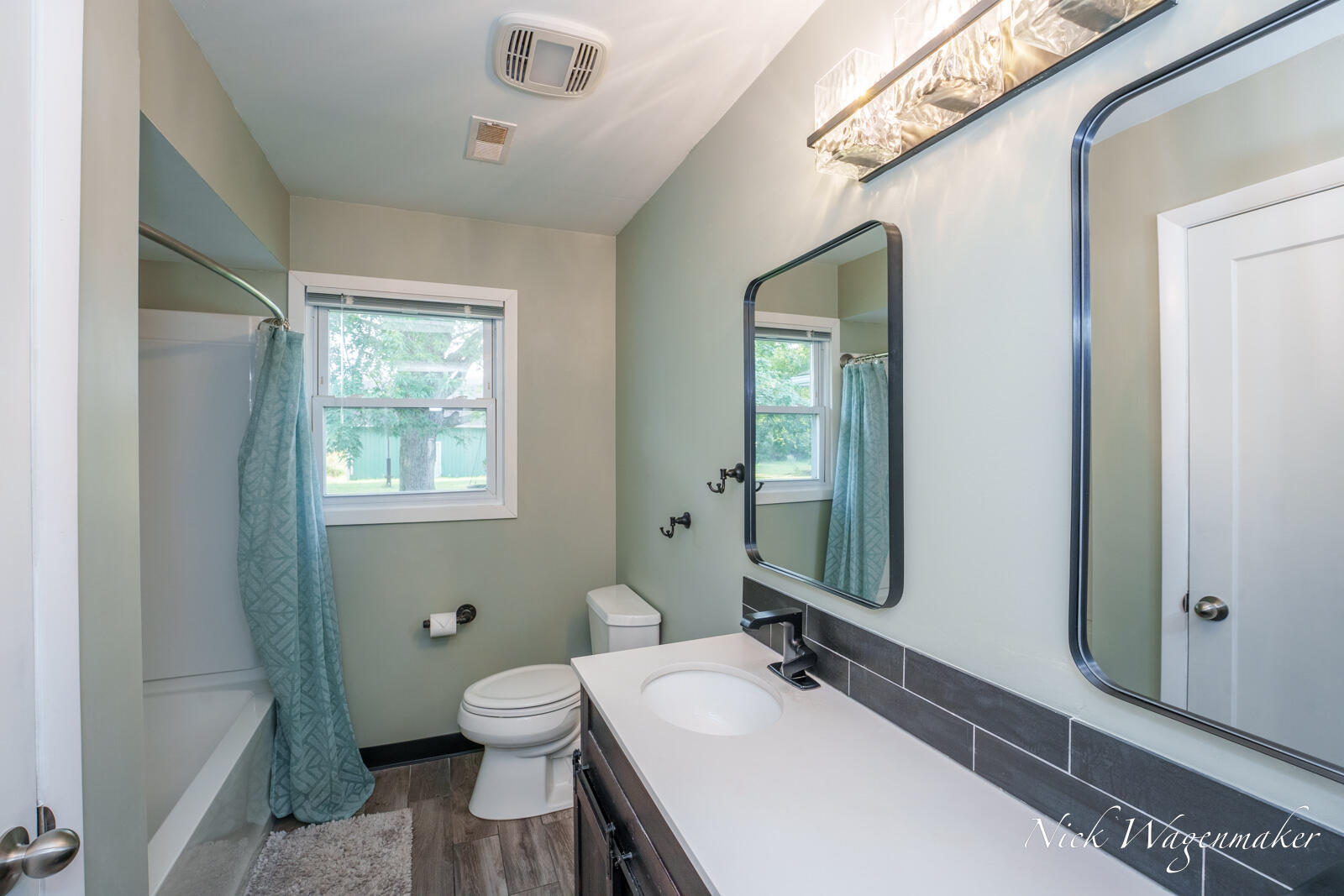 3225 Benston Road Property Photo 15