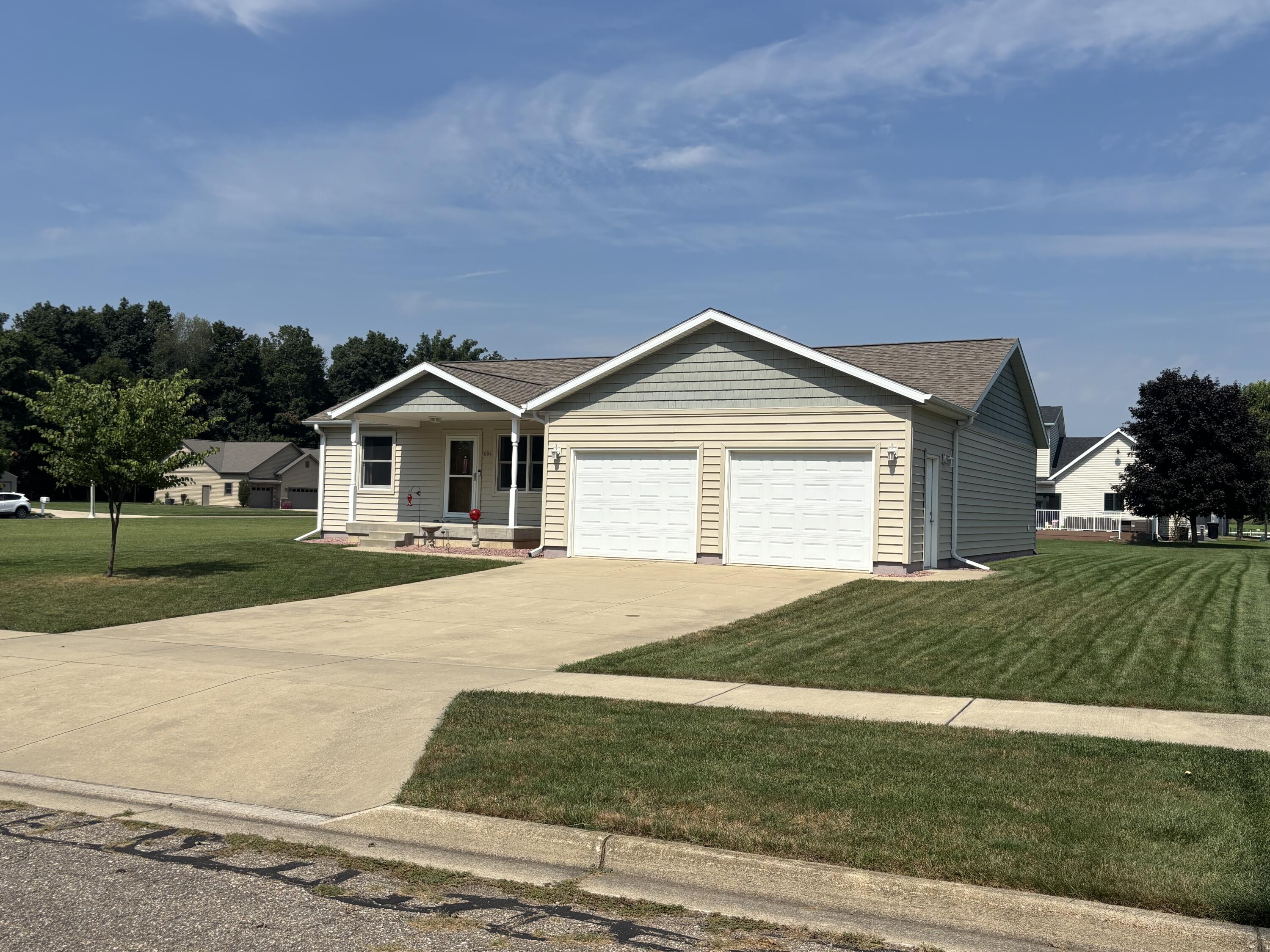 604 Hampshire Drive Property Photo 2