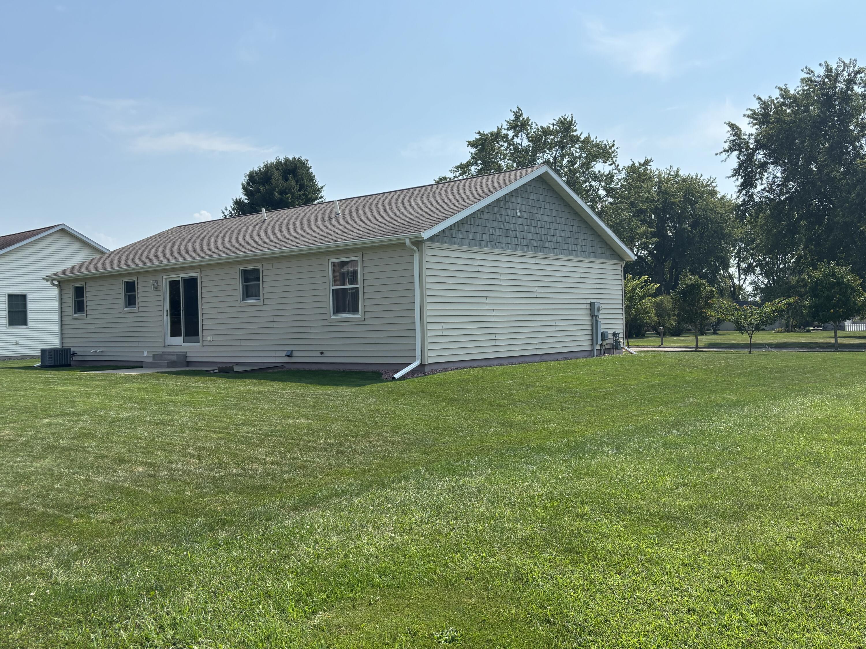 604 Hampshire Drive Property Photo 4