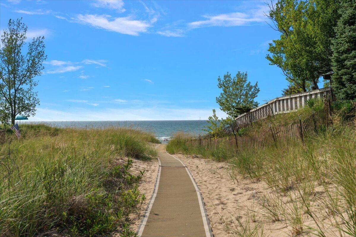 56 S Lighthouse Drive Property Photo 11