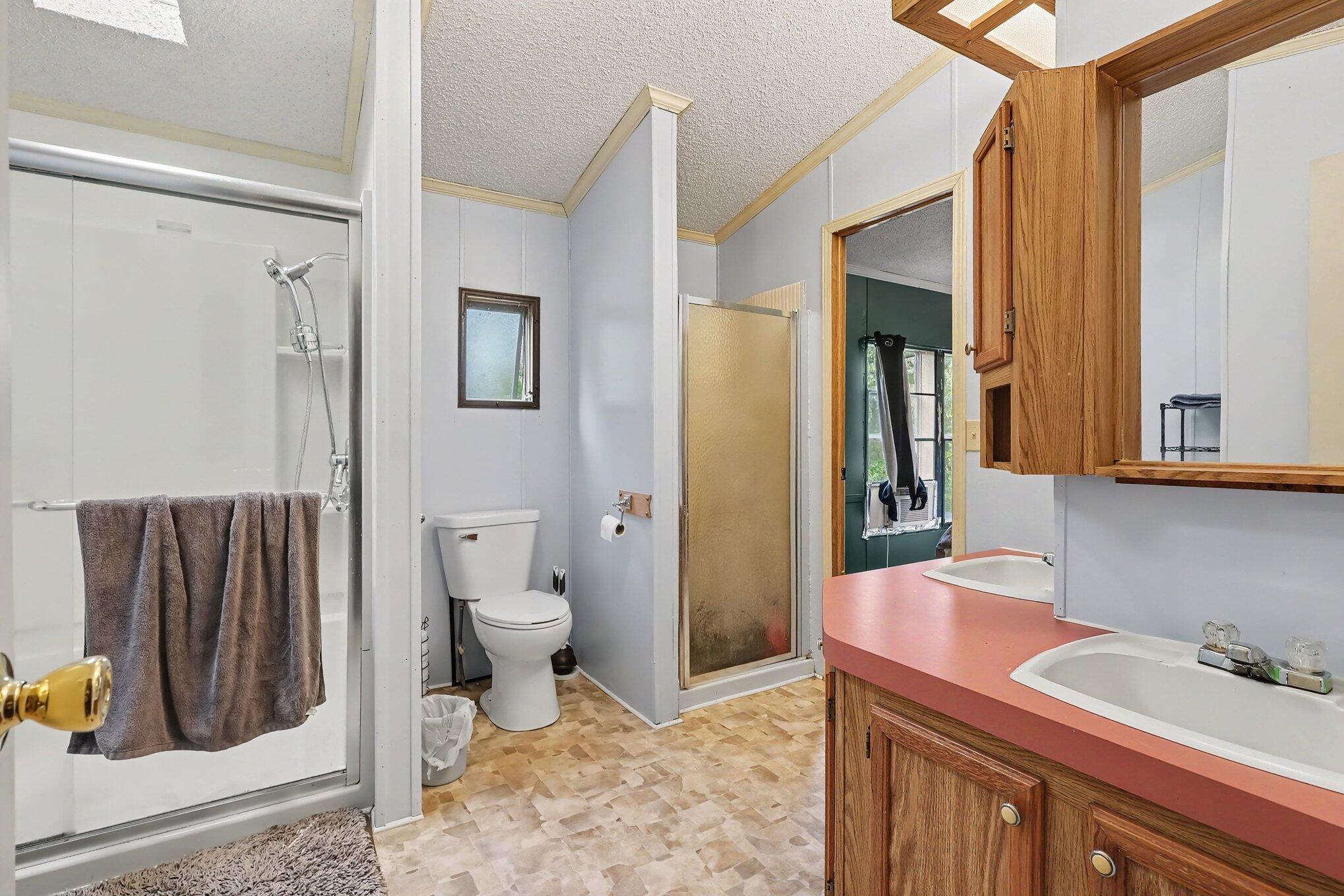 912 S Bossett Road Property Photo 17