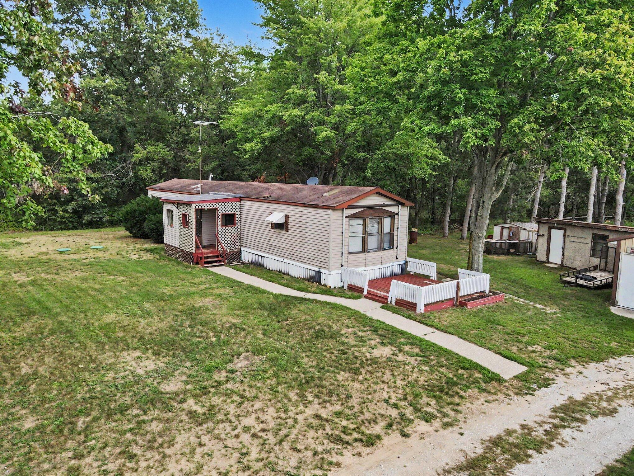 912 S Bossett Road Property Photo 27
