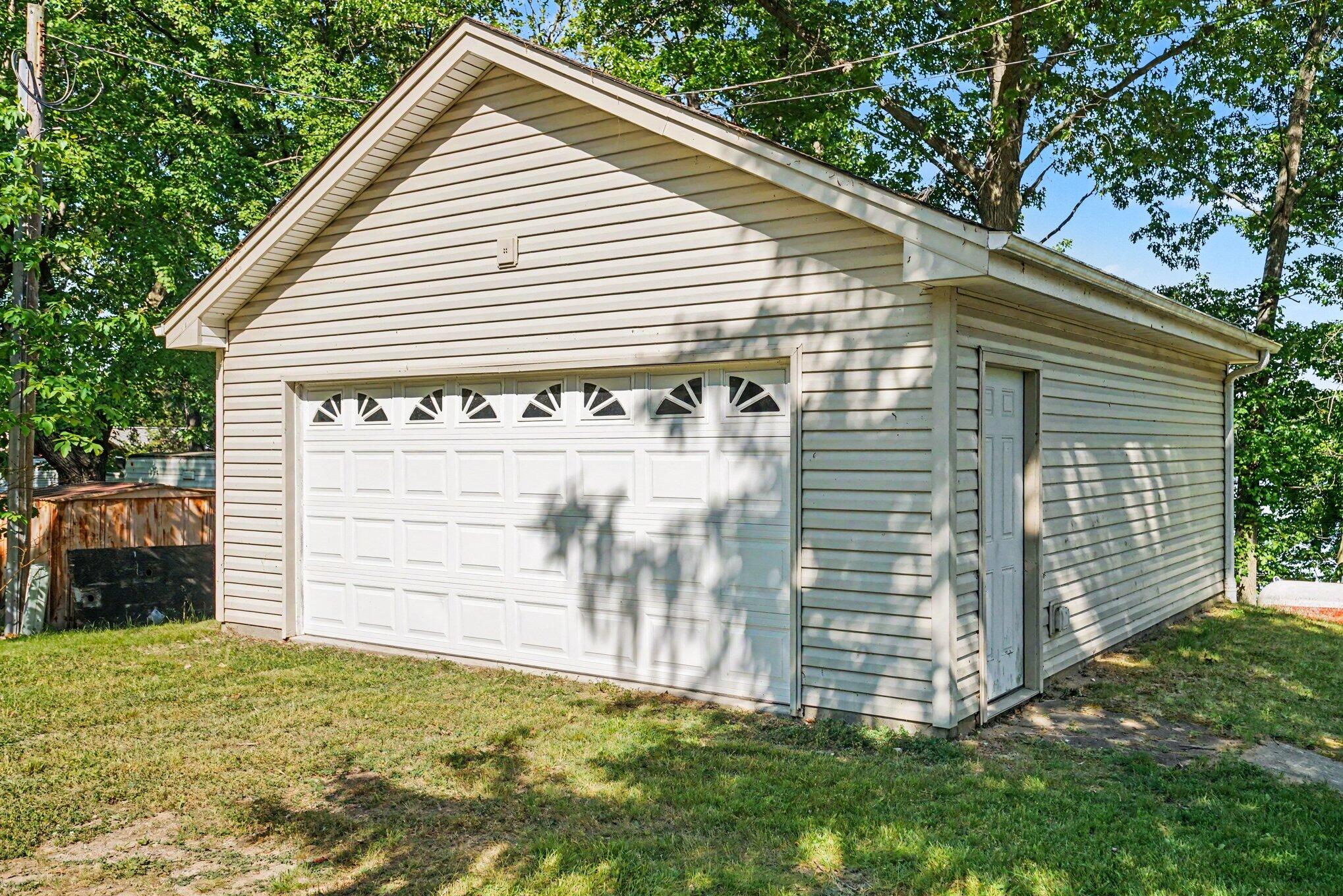 14516 Lilly Lake Drive Property Photo 32