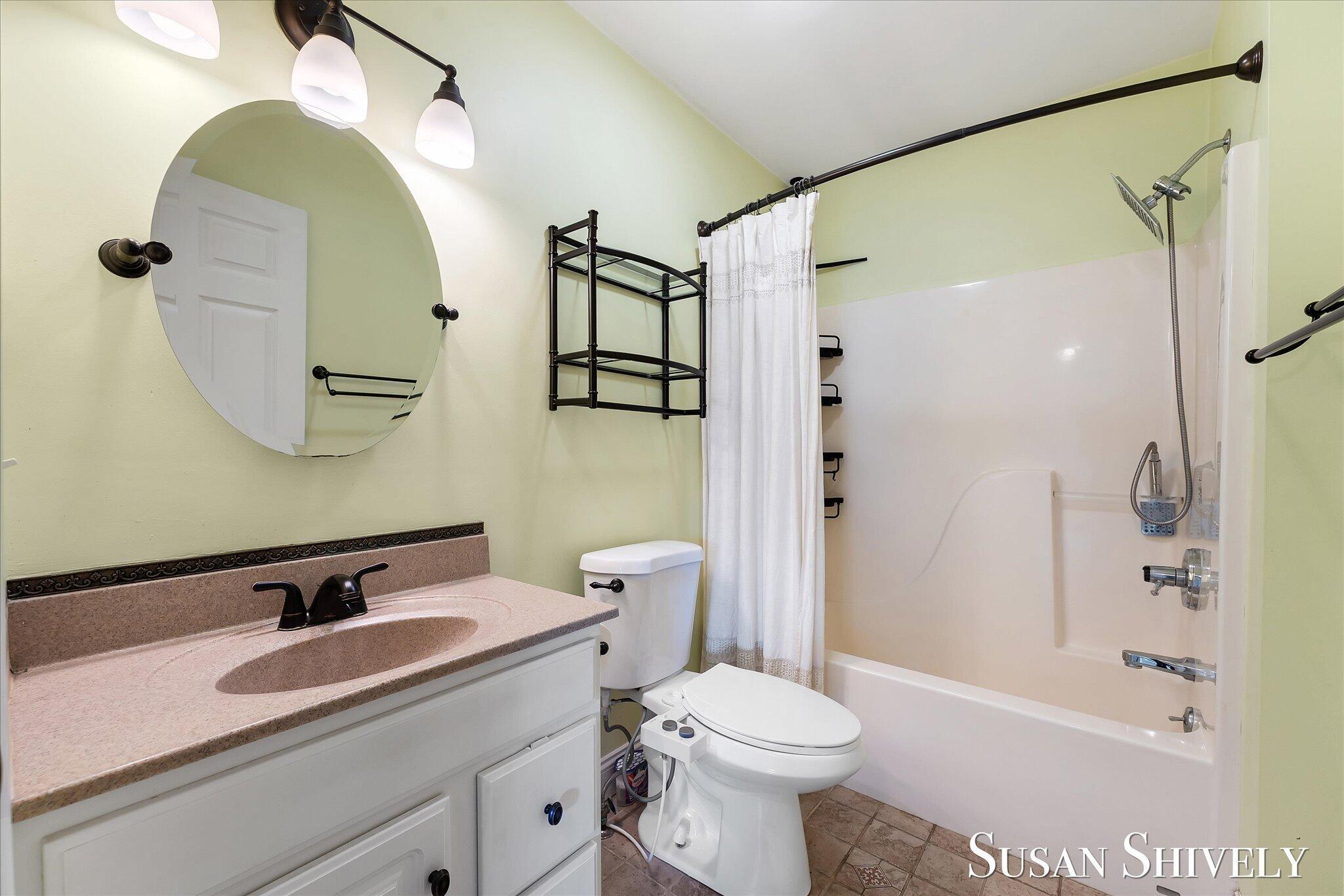 5022 Montauk Drive Nw Property Photo 17
