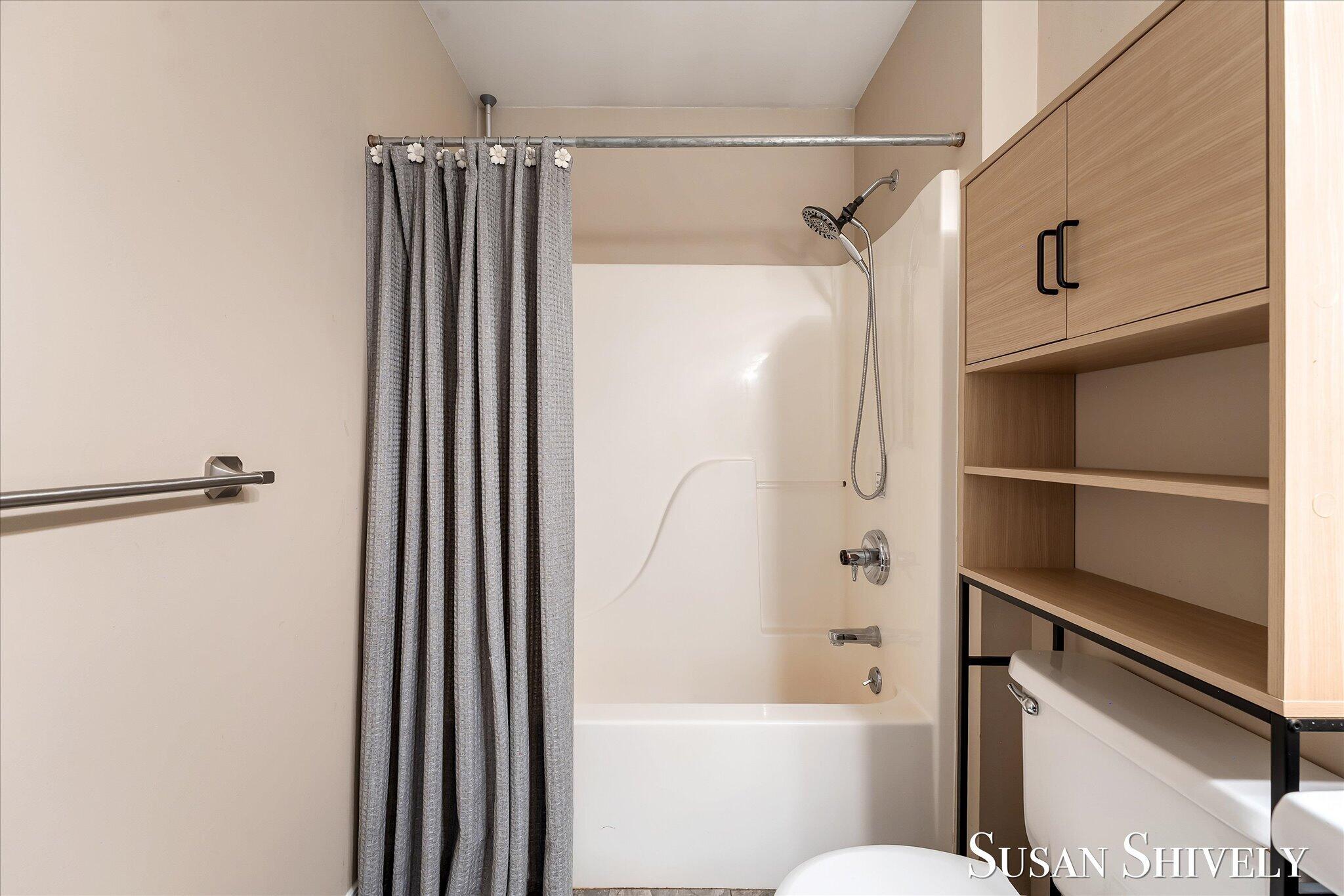 5022 Montauk Drive Nw Property Photo 21