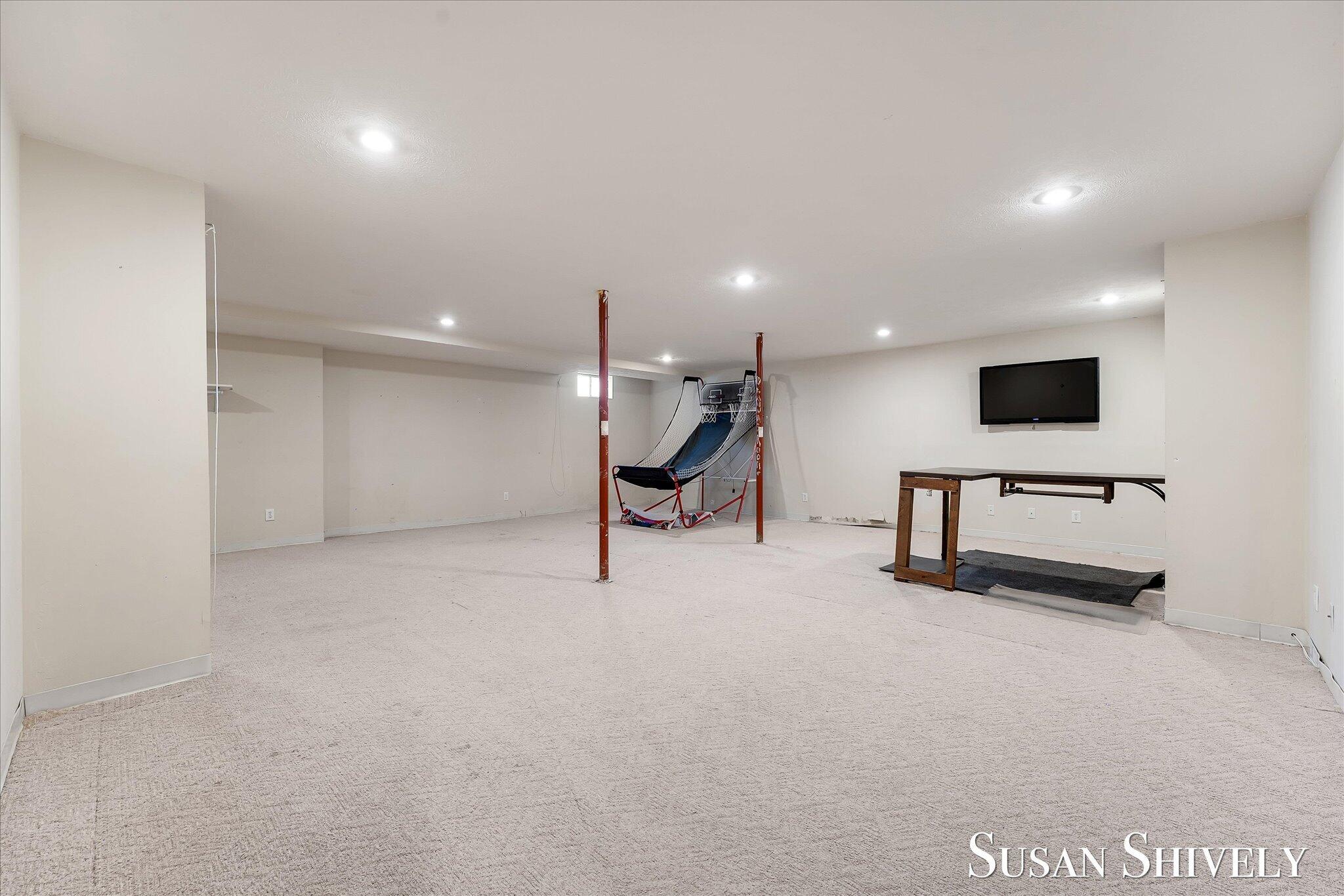 5022 Montauk Drive Nw Property Photo 27