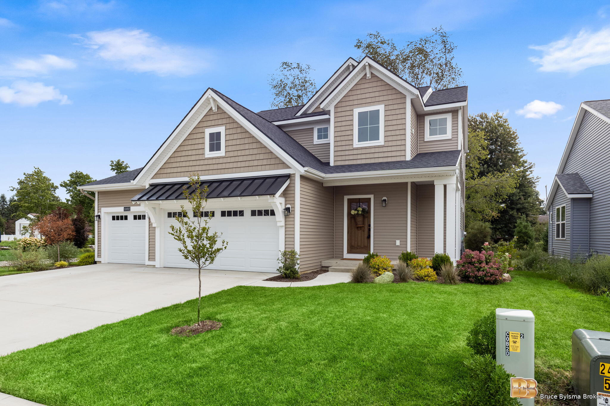 10892 Verdant Drive Property Photo 1