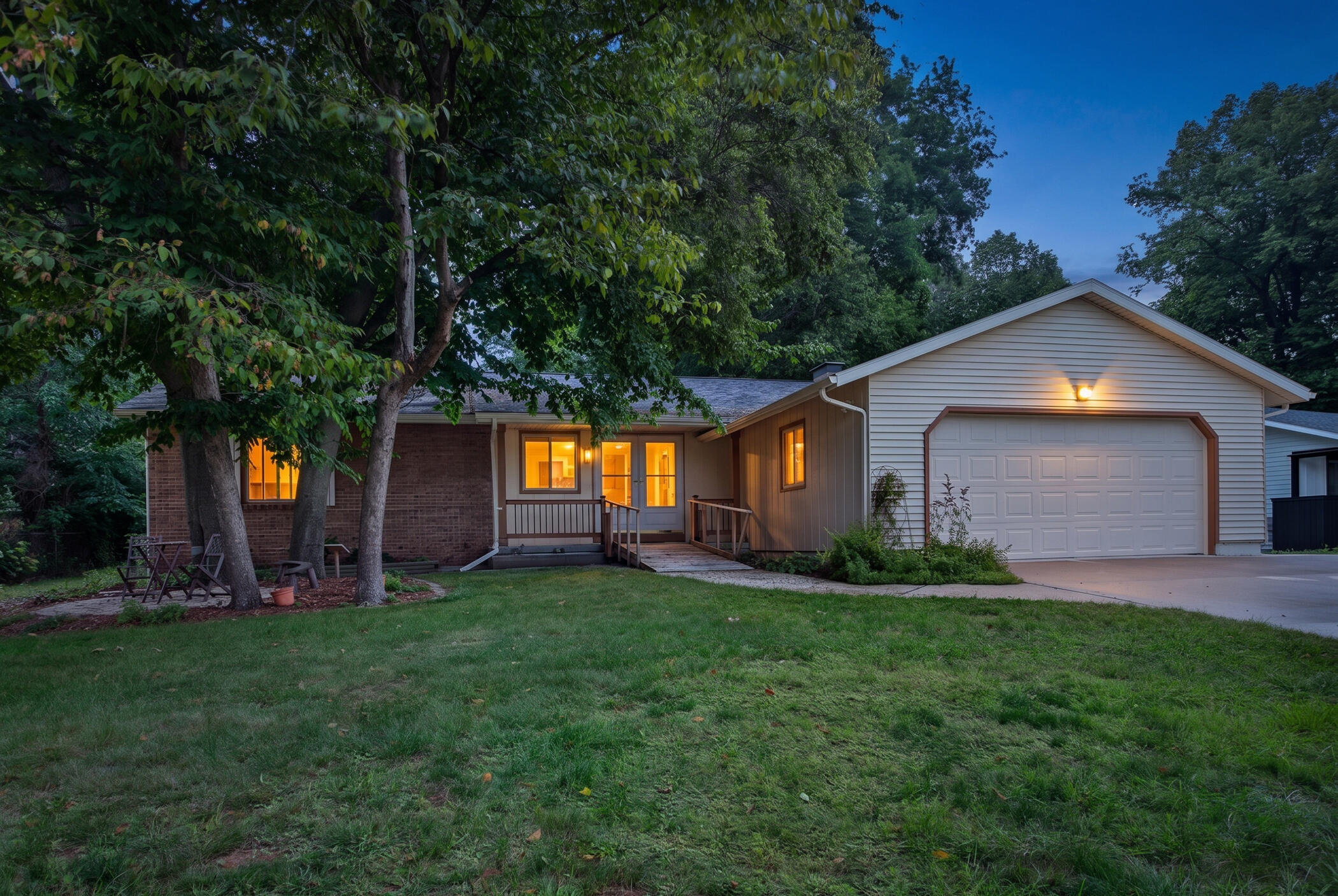 2217 Highlander Drive Se Property Photo 2