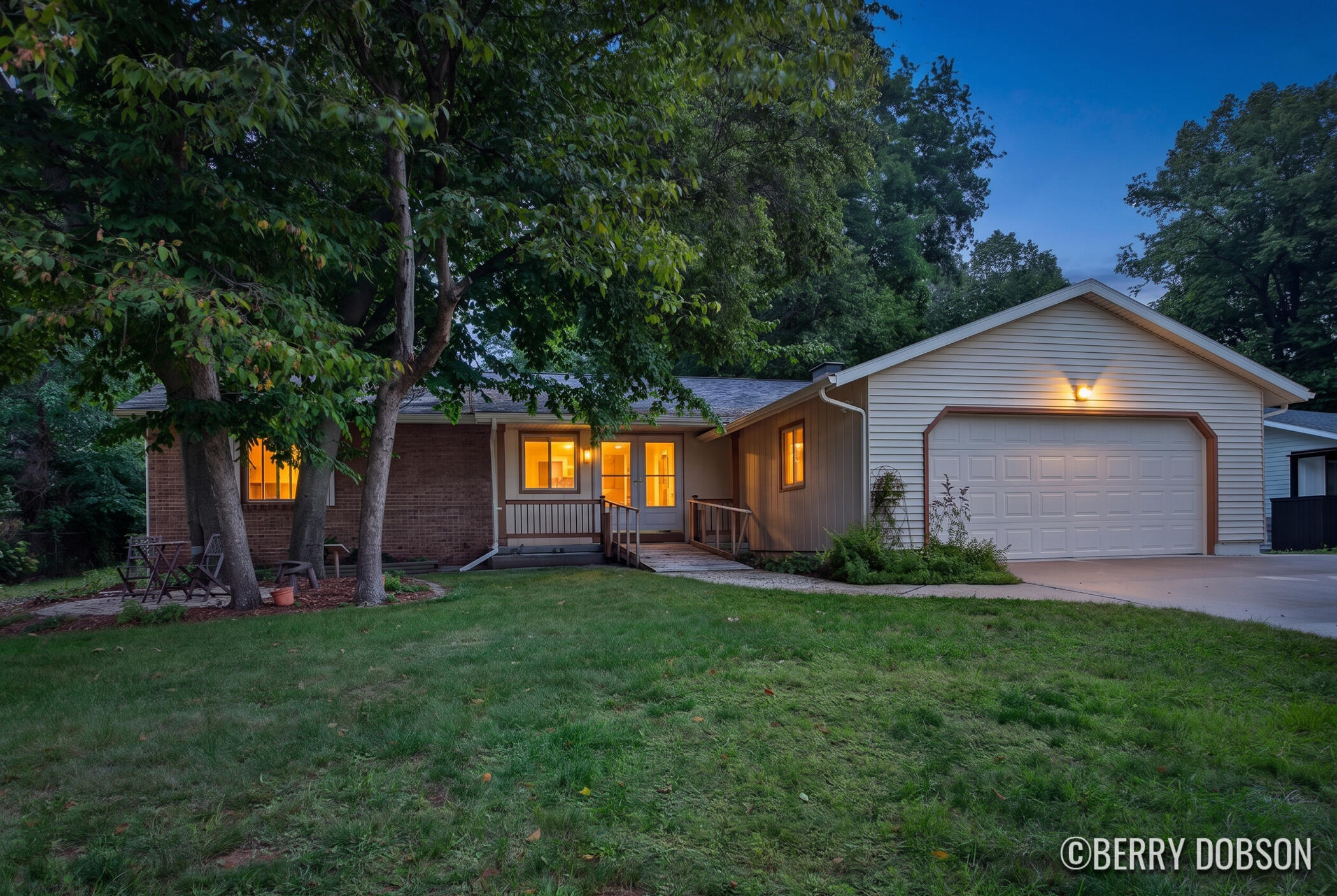 2217 Highlander Drive Se Property Photo 3