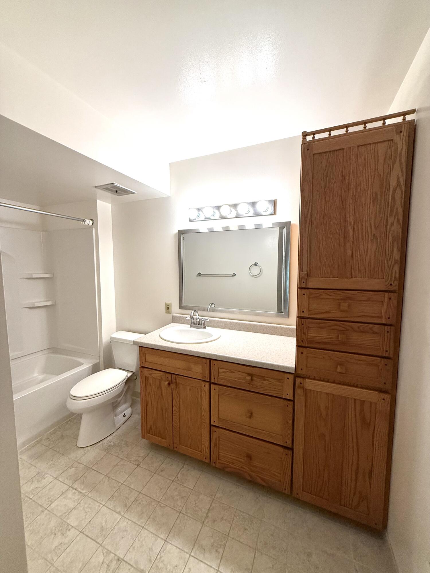 2118 Pauline Boulevard 308 Property Photo 6