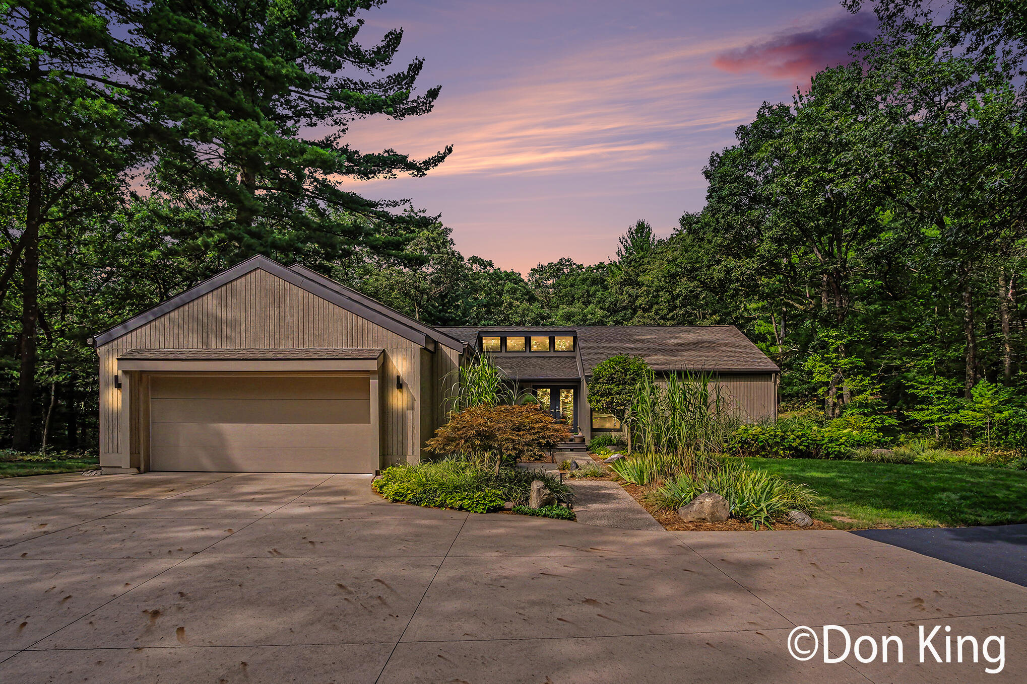 9020 Bailey Drive Ne Property Photo 1