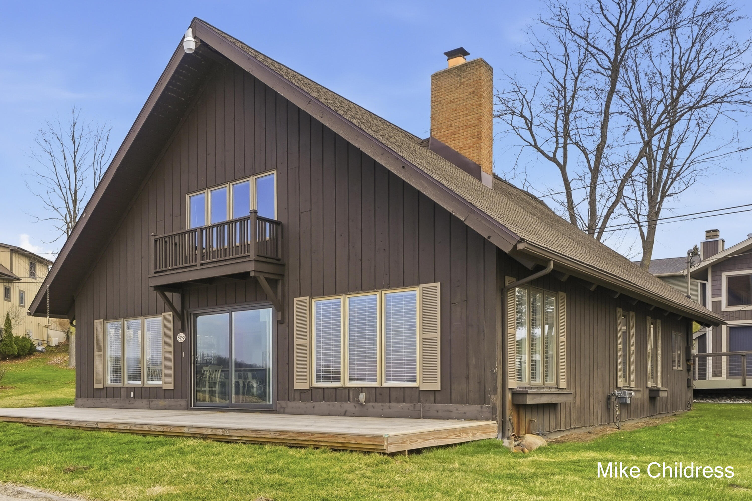 6390 Lakeshore Drive Property Photo 1