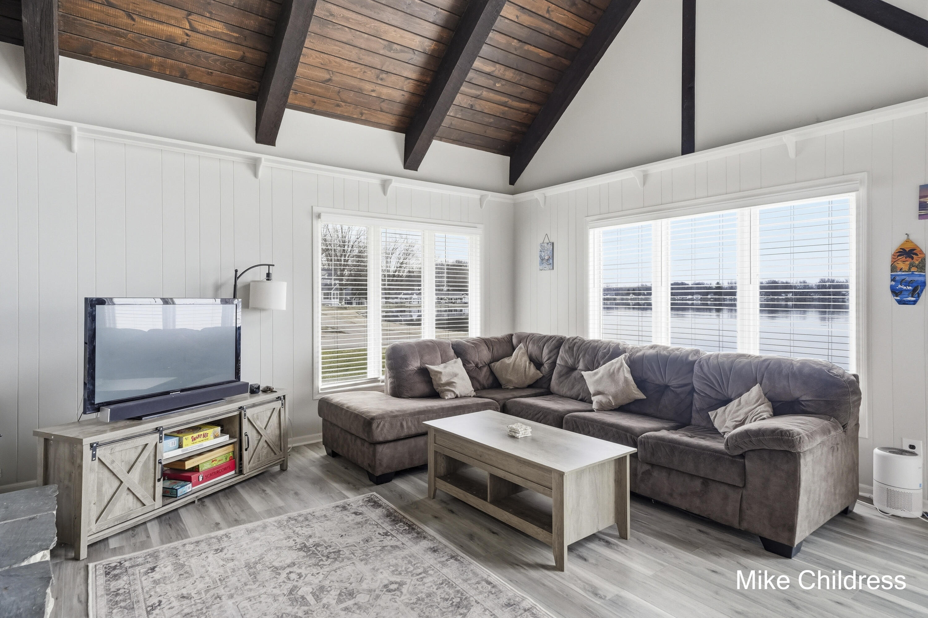 6390 Lakeshore Drive Property Photo 8