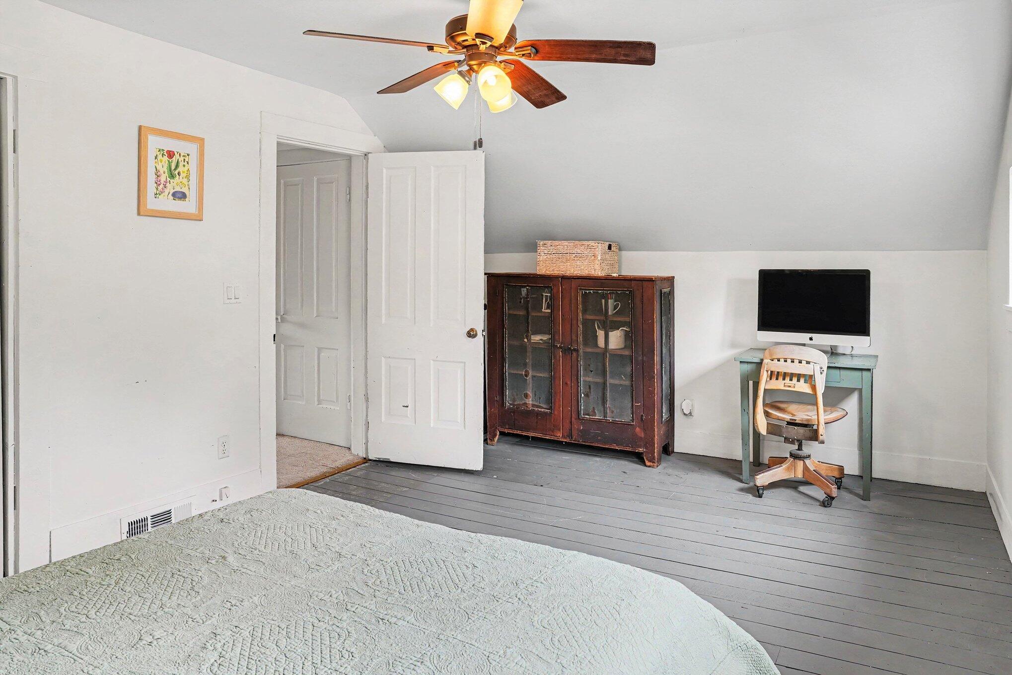 134 S Robinson Street Property Photo 15
