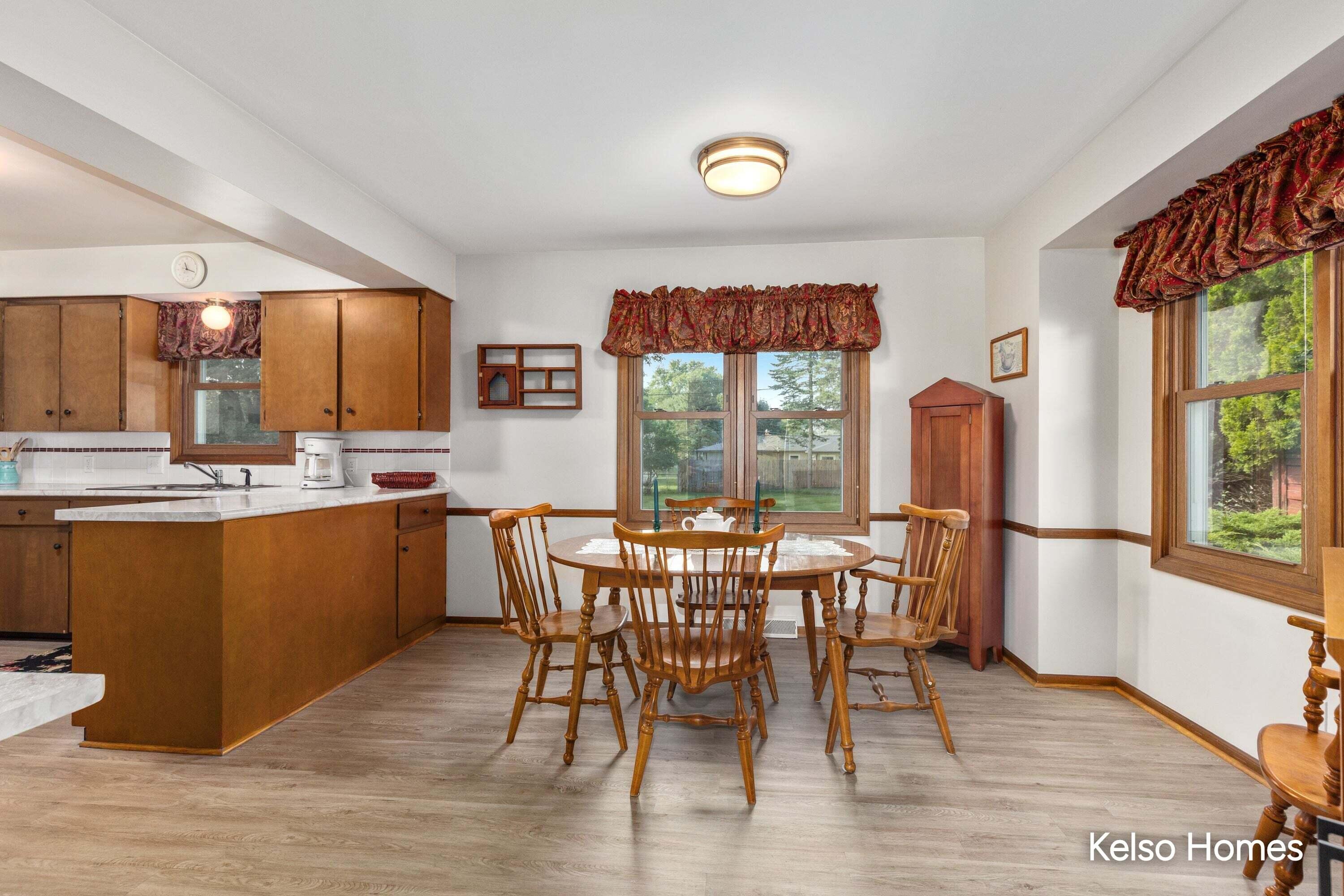 1704 Millbank Street Se Property Photo 6