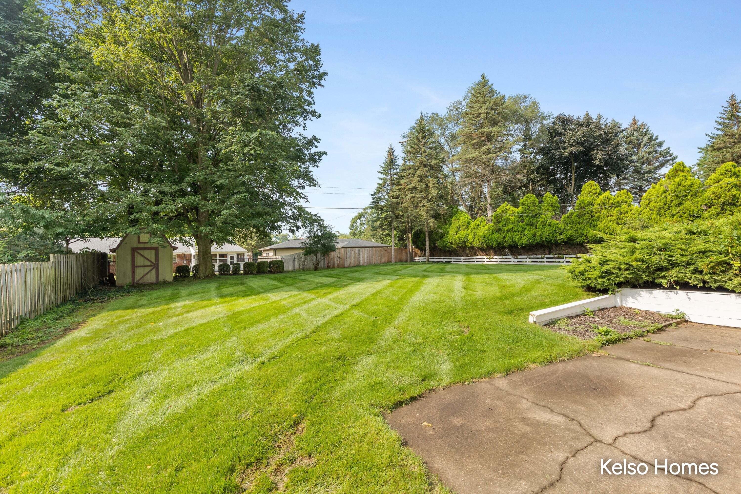 1704 Millbank Street Se Property Photo 20