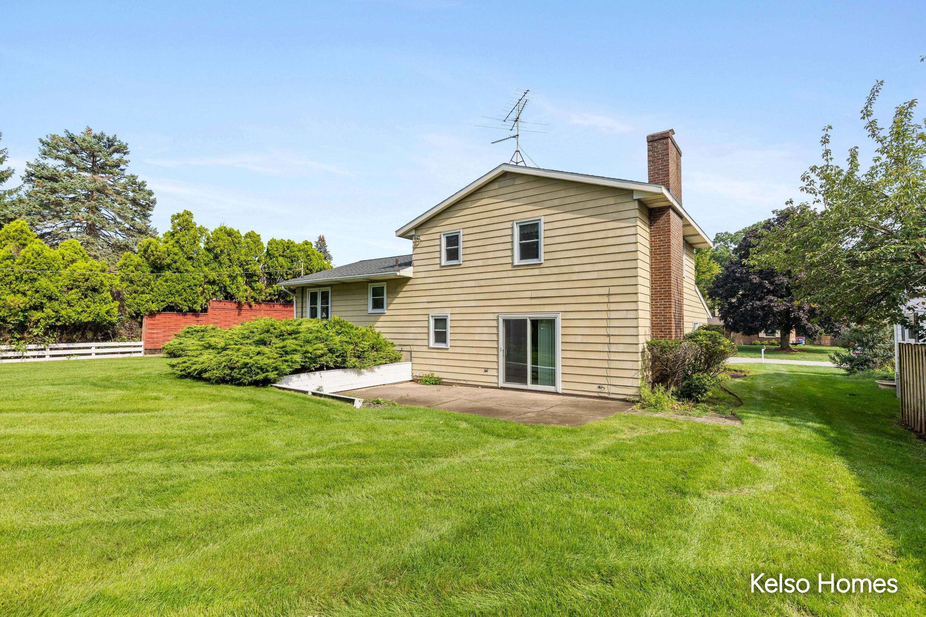 1704 Millbank Street Se Property Photo 21