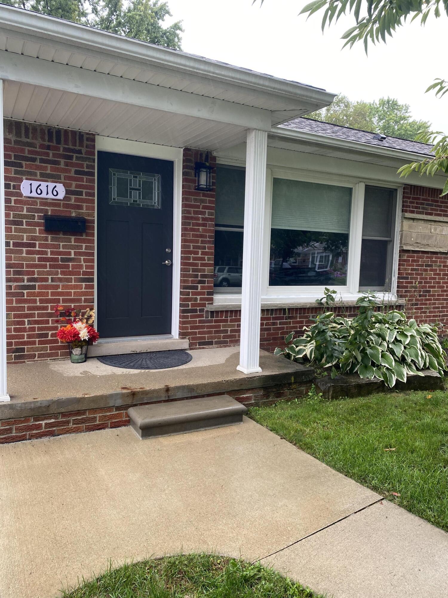 1616 Genesee Drive Property Photo 1