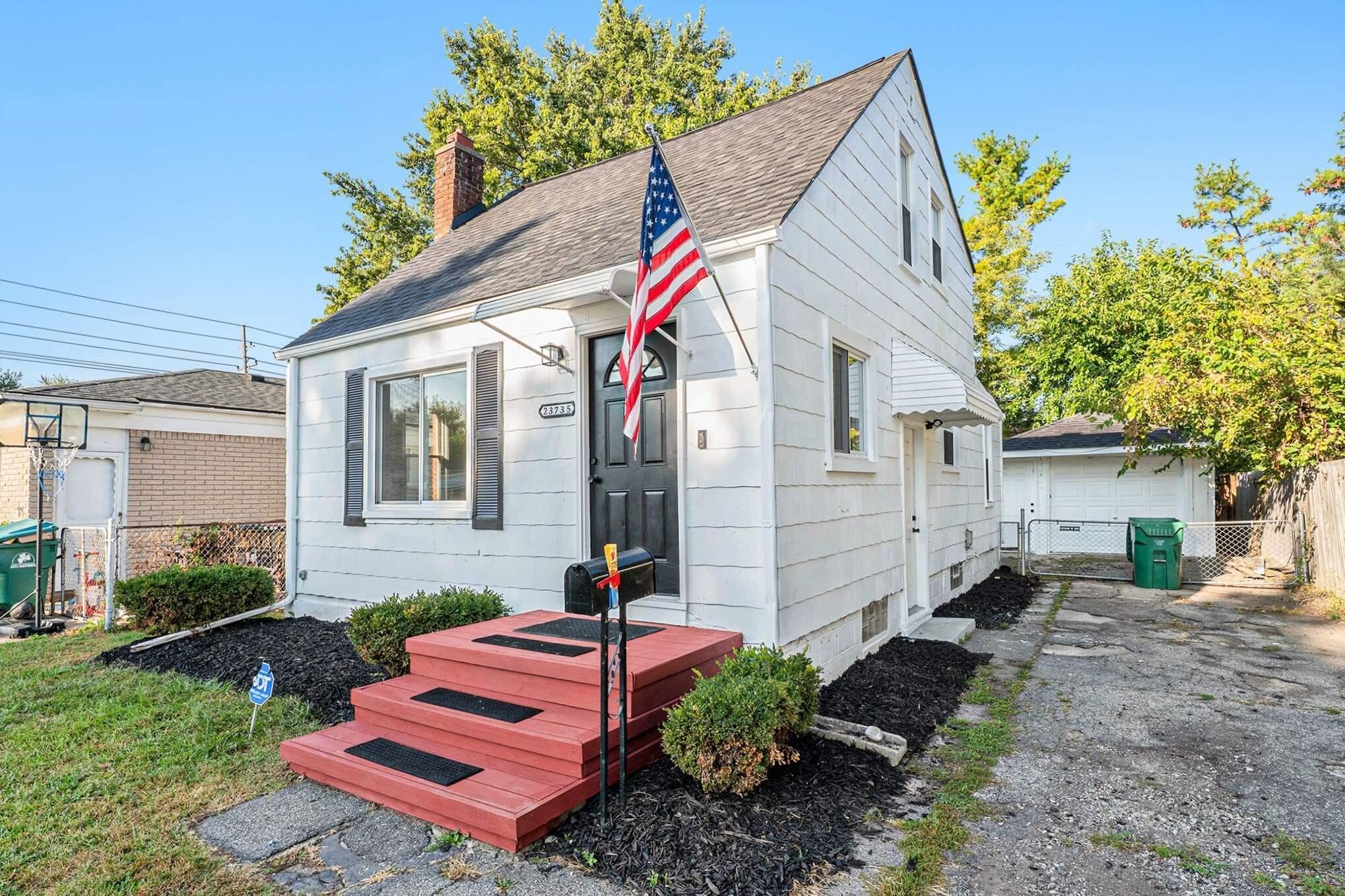 23735 Donald Avenue Property Photo 1