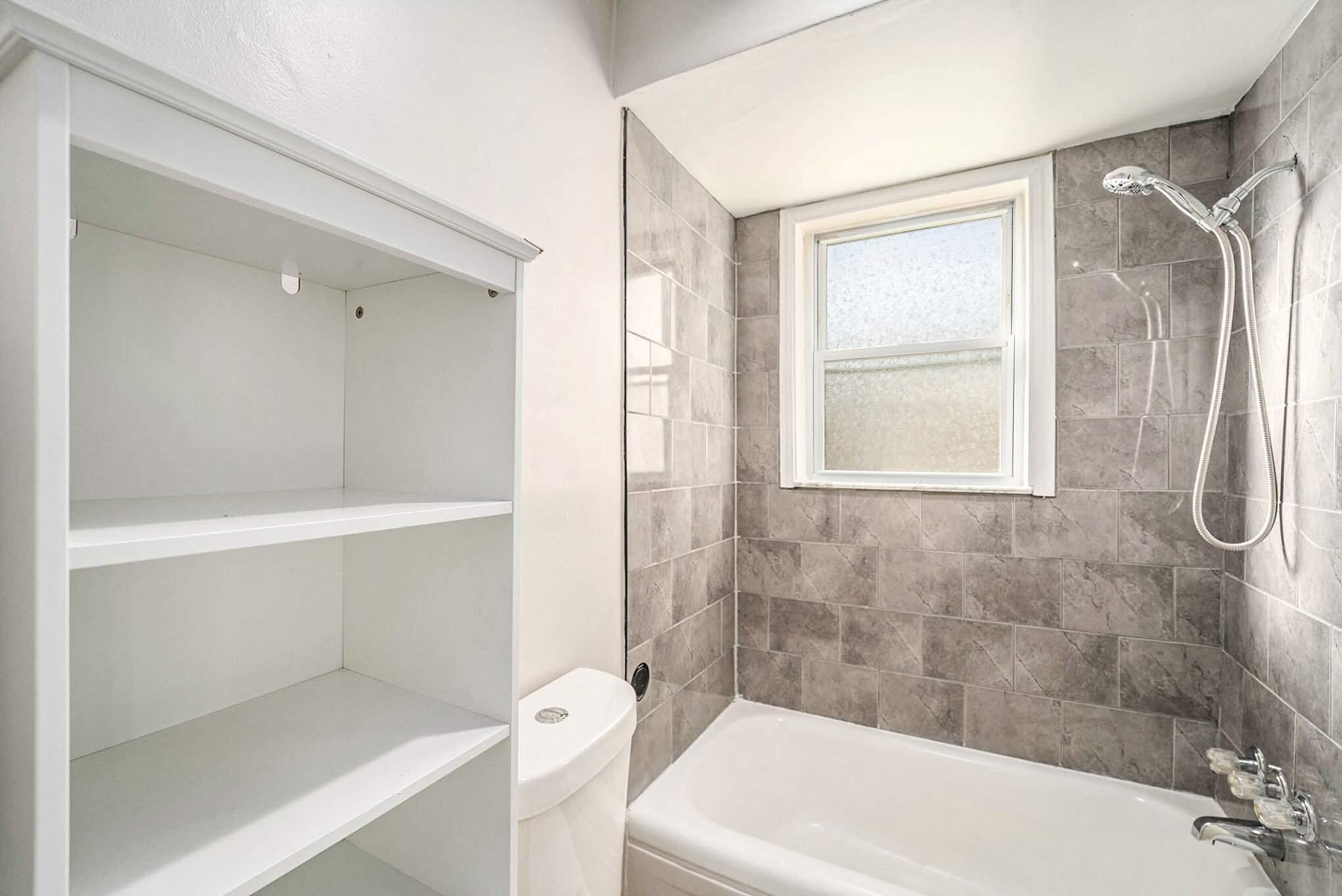 23735 Donald Avenue Property Photo 7