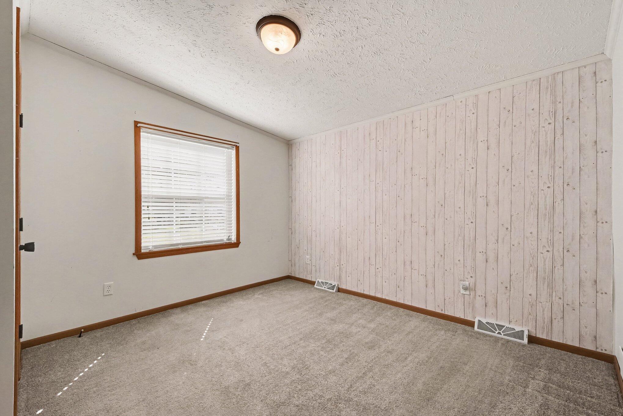 3524 Cloverfield Drive Property Photo 4
