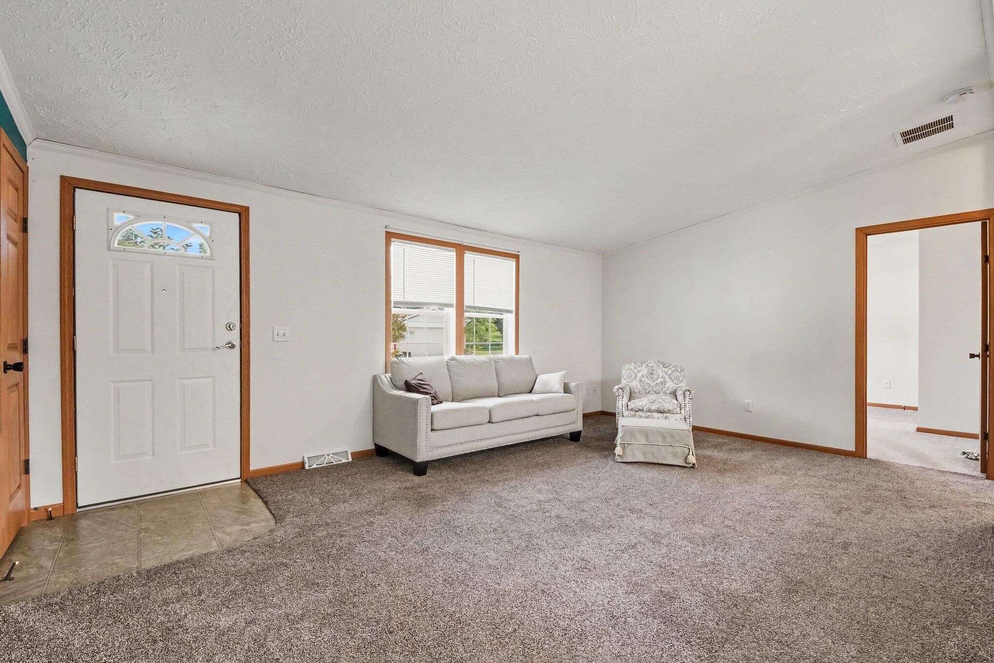 3524 Cloverfield Drive Property Photo 7