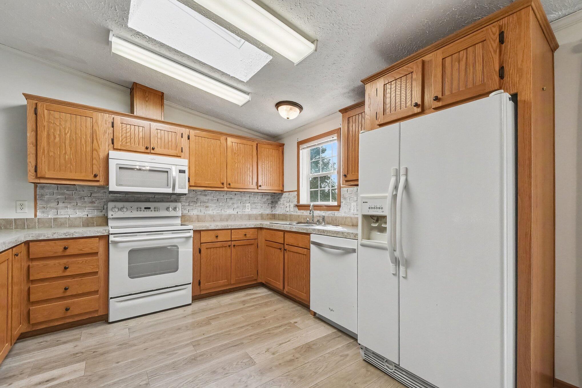 3524 Cloverfield Drive Property Photo 12