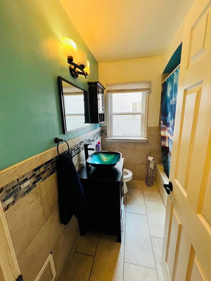 15894 Coram Street Property Photo 8