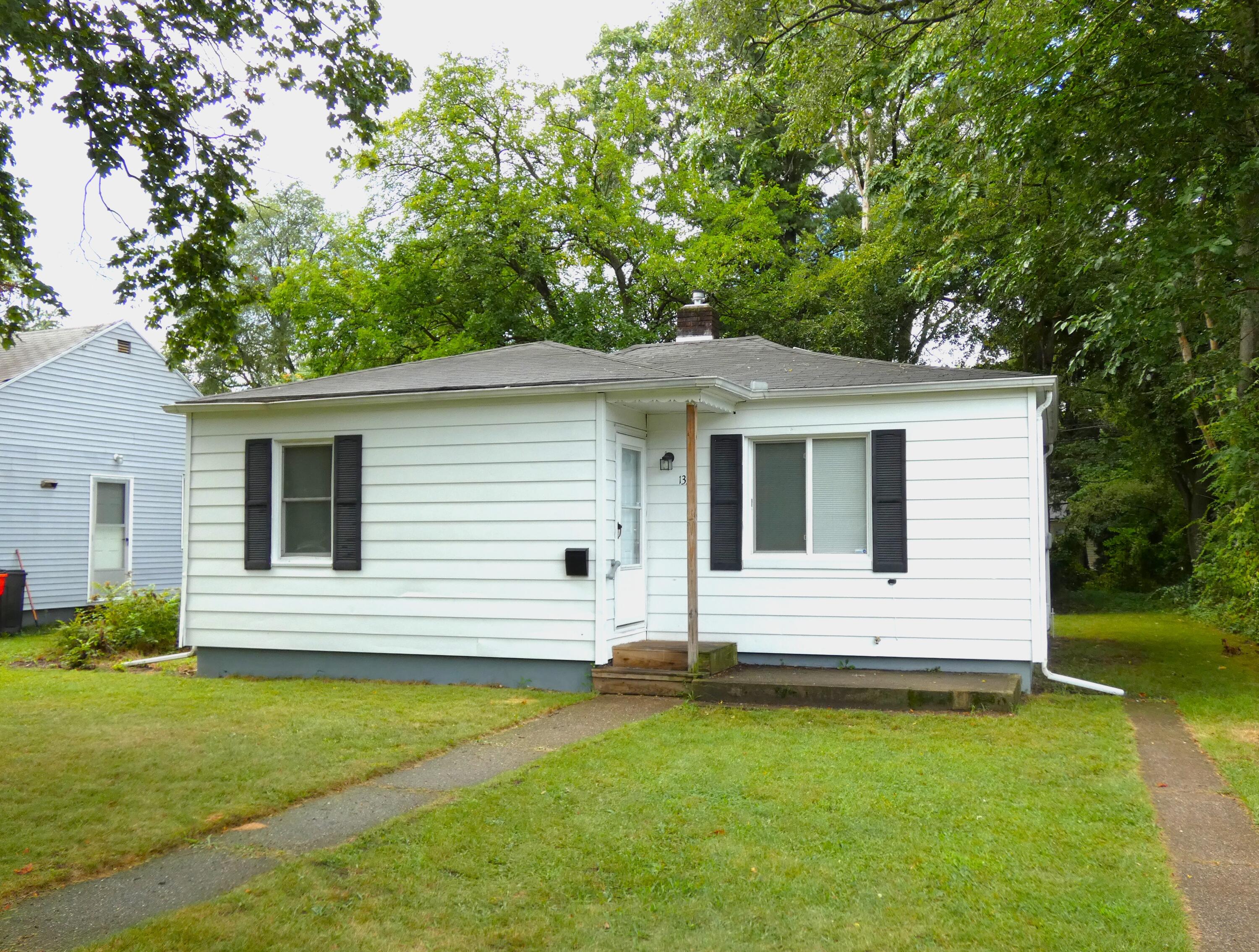 1330 Bishop Avenue Property Photo 1