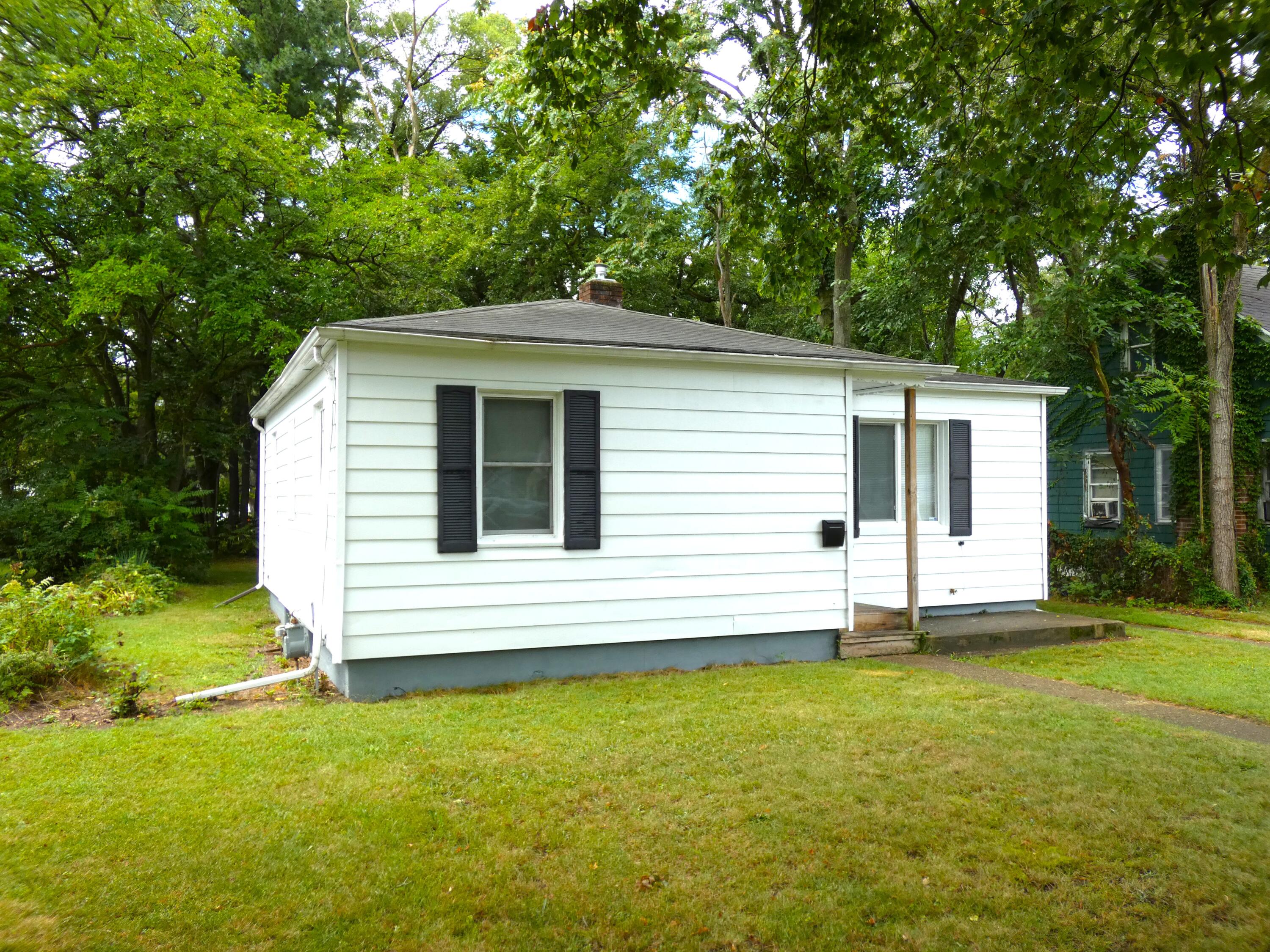 1330 Bishop Avenue Property Photo 2