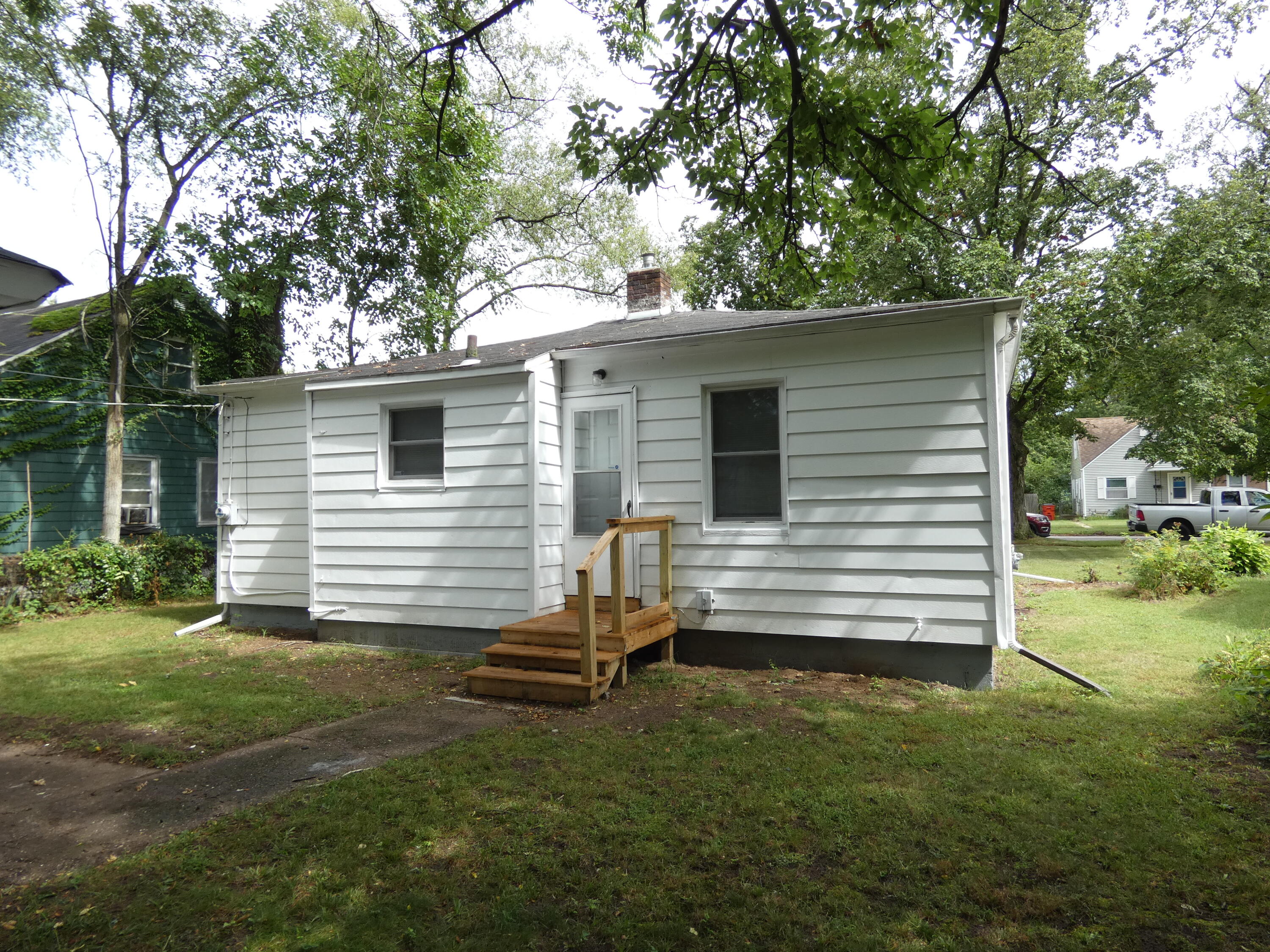 1330 Bishop Avenue Property Photo 3