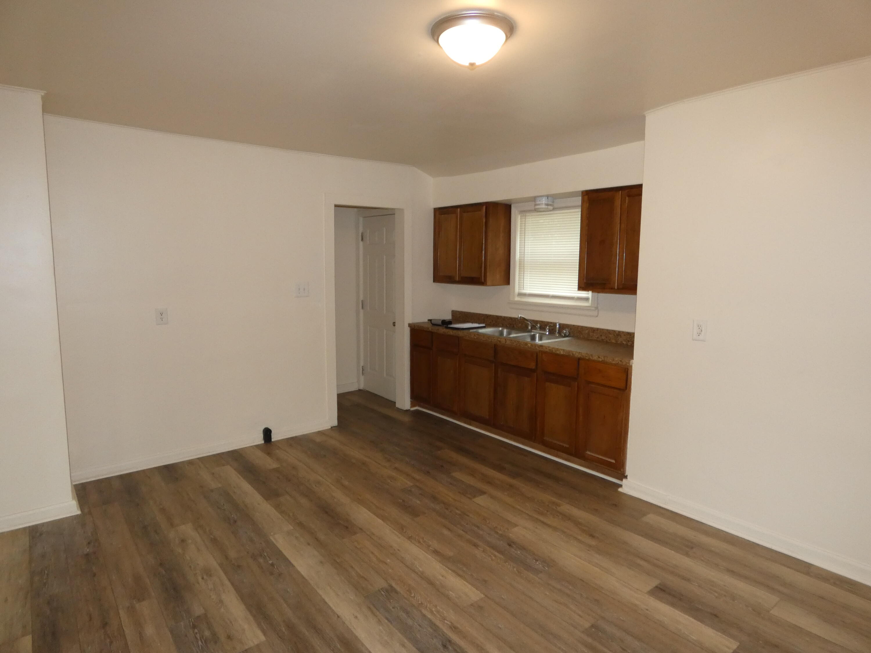 1330 Bishop Avenue Property Photo 9