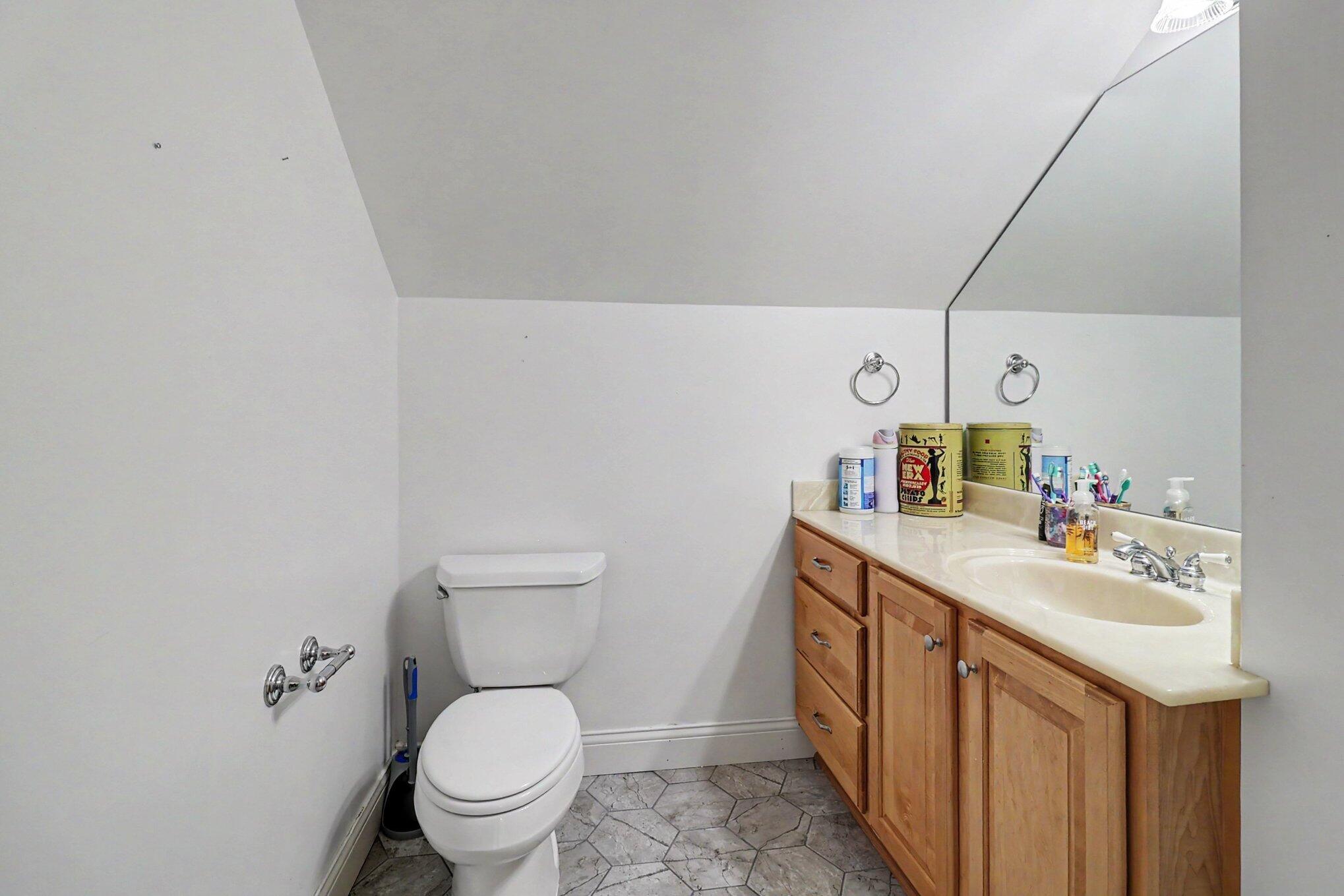 1 Harbor Point Lane Property Photo 27