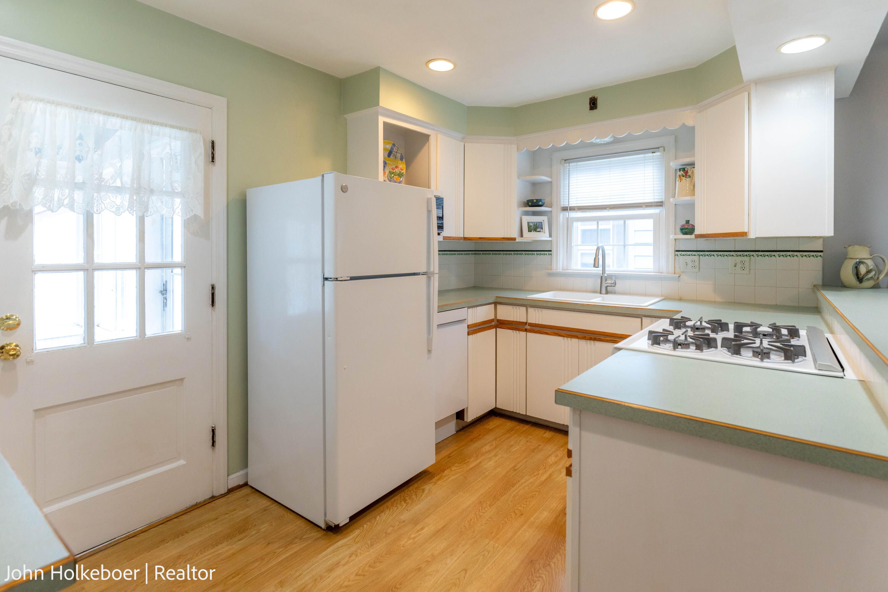 2226 College Avenue Se Property Photo 10