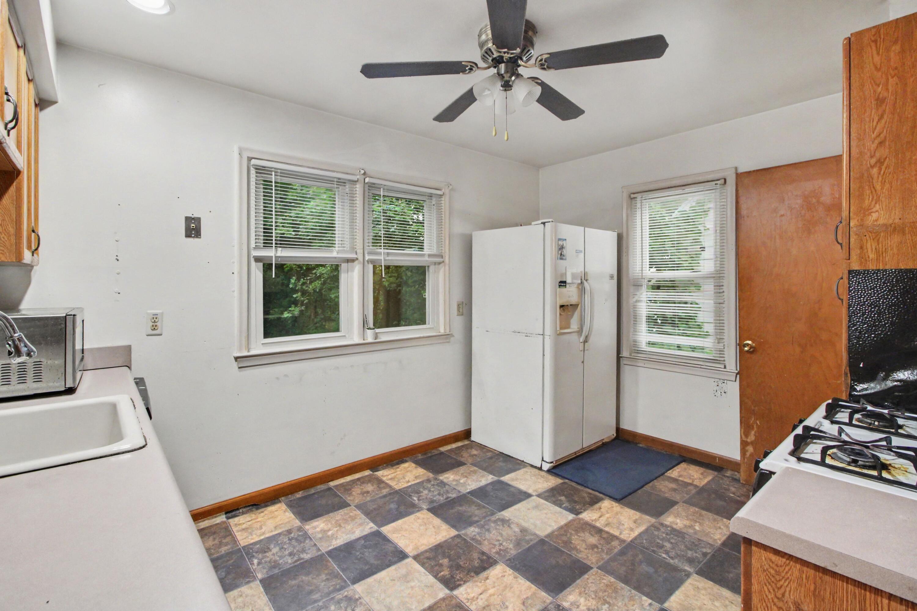 18286 Denby Street Property Photo 7