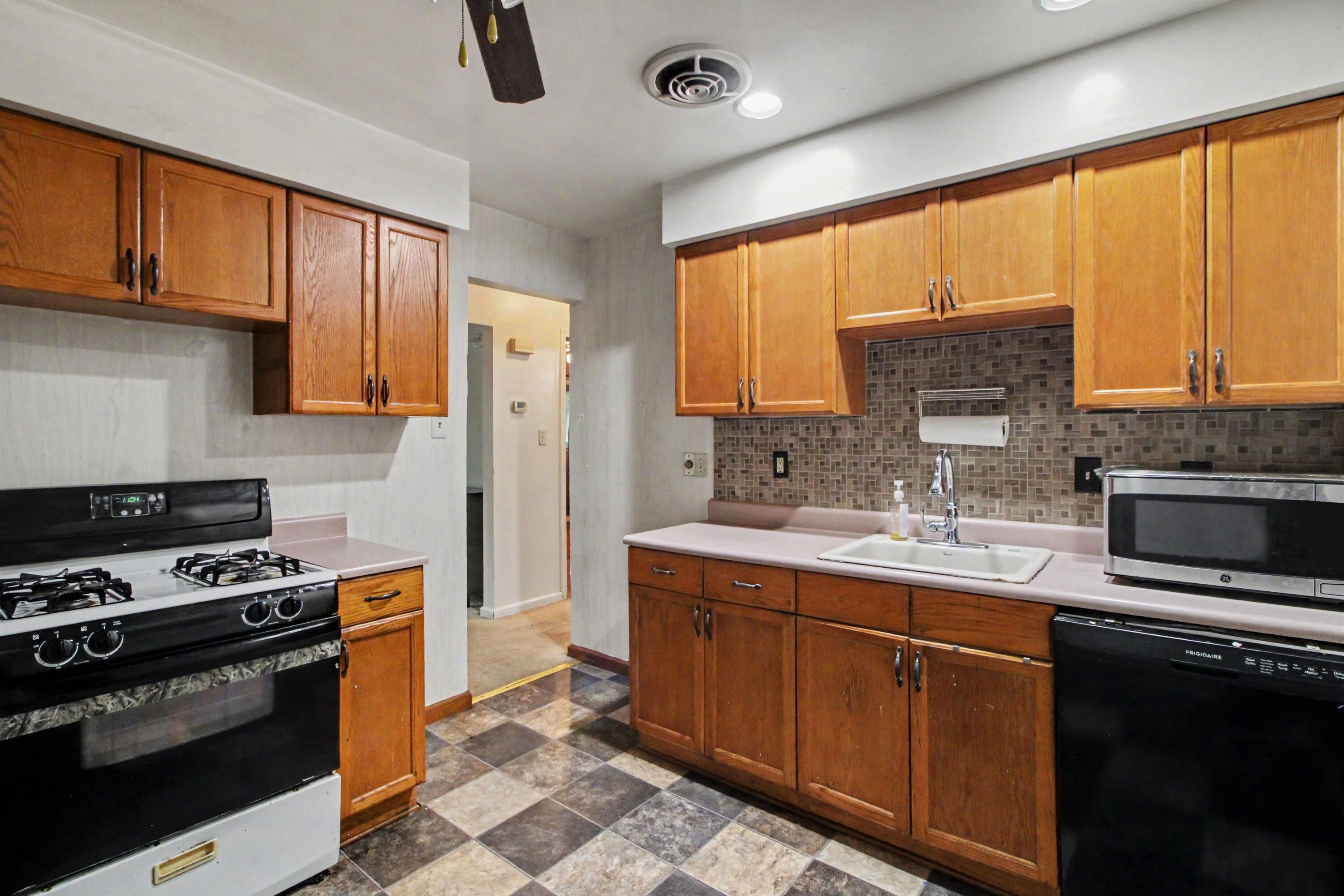 18286 Denby Street Property Photo 8