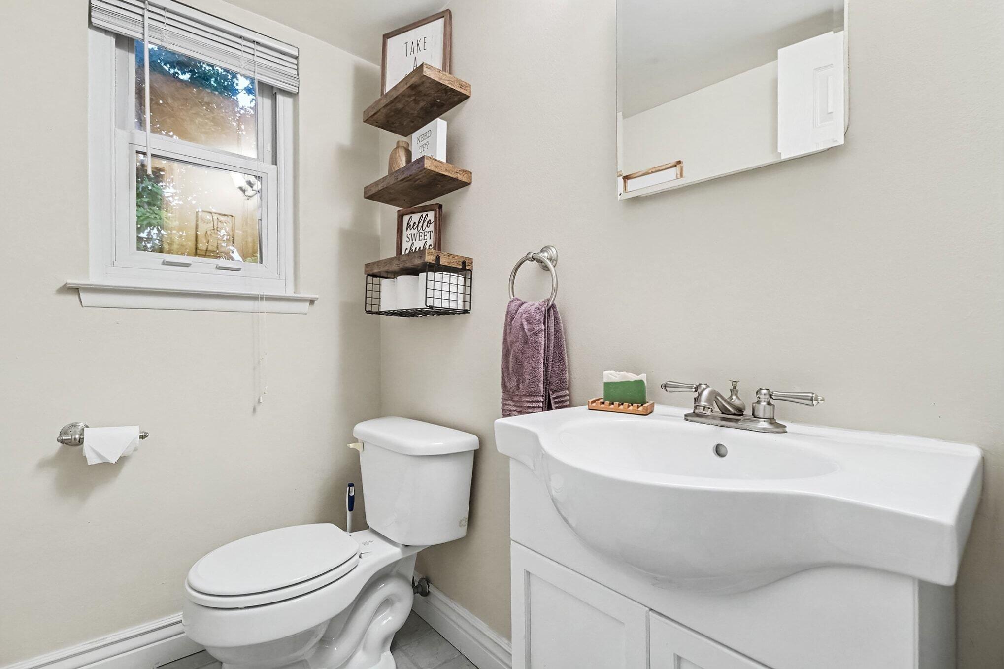 542 Eastlook Drive Property Photo 11
