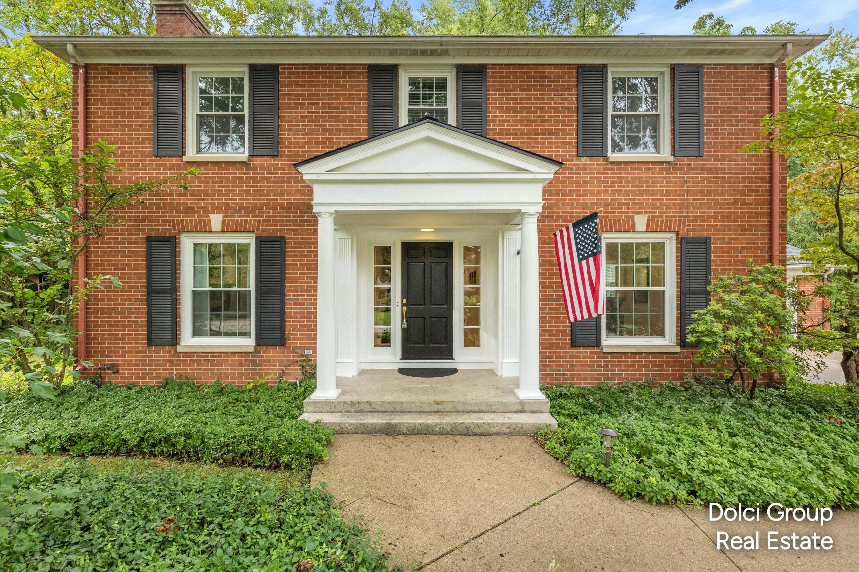 2115 Romence Street Ne Property Photo 1