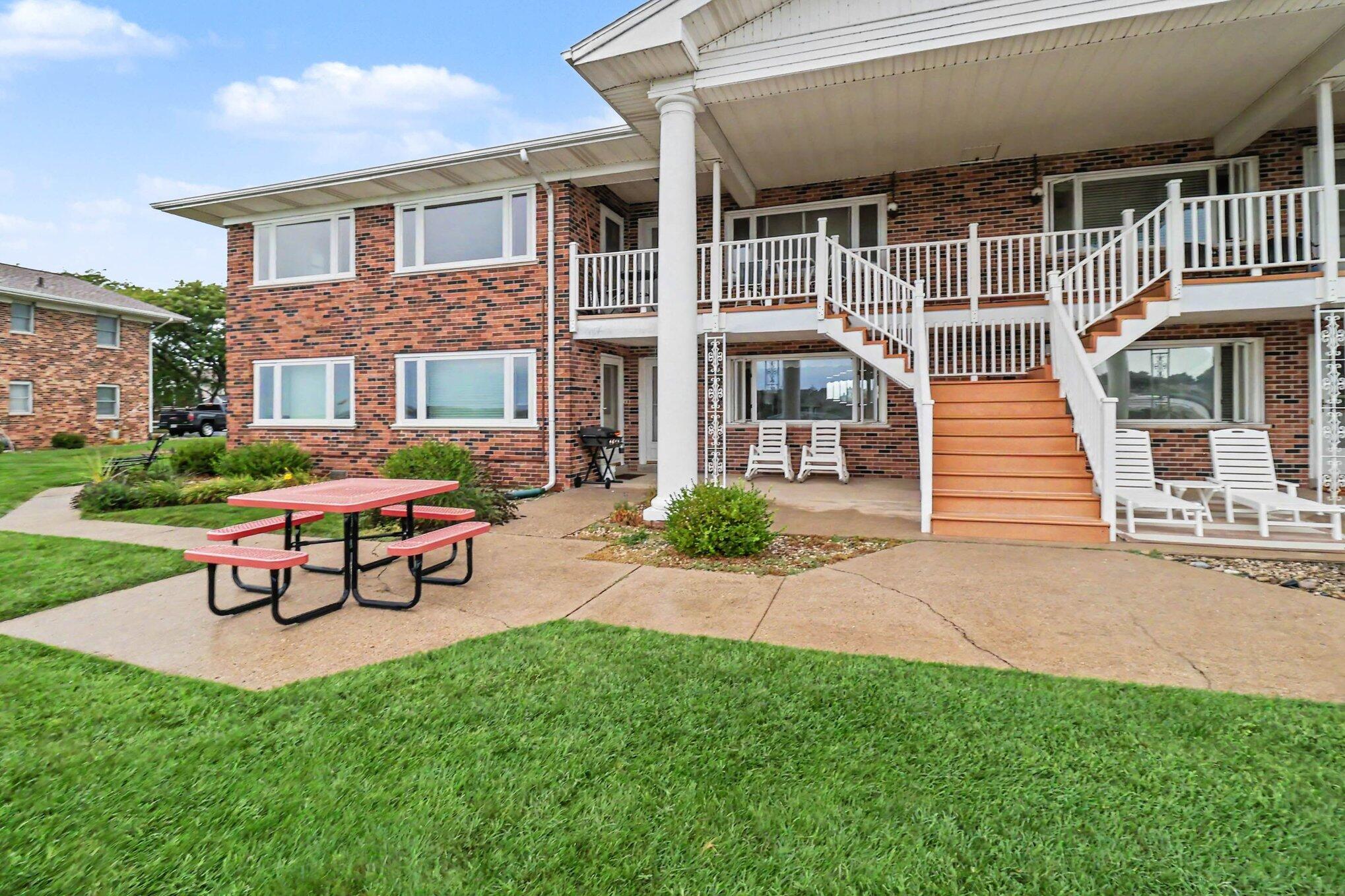 304 #3 S Ferry Street 3 Property Photo 7