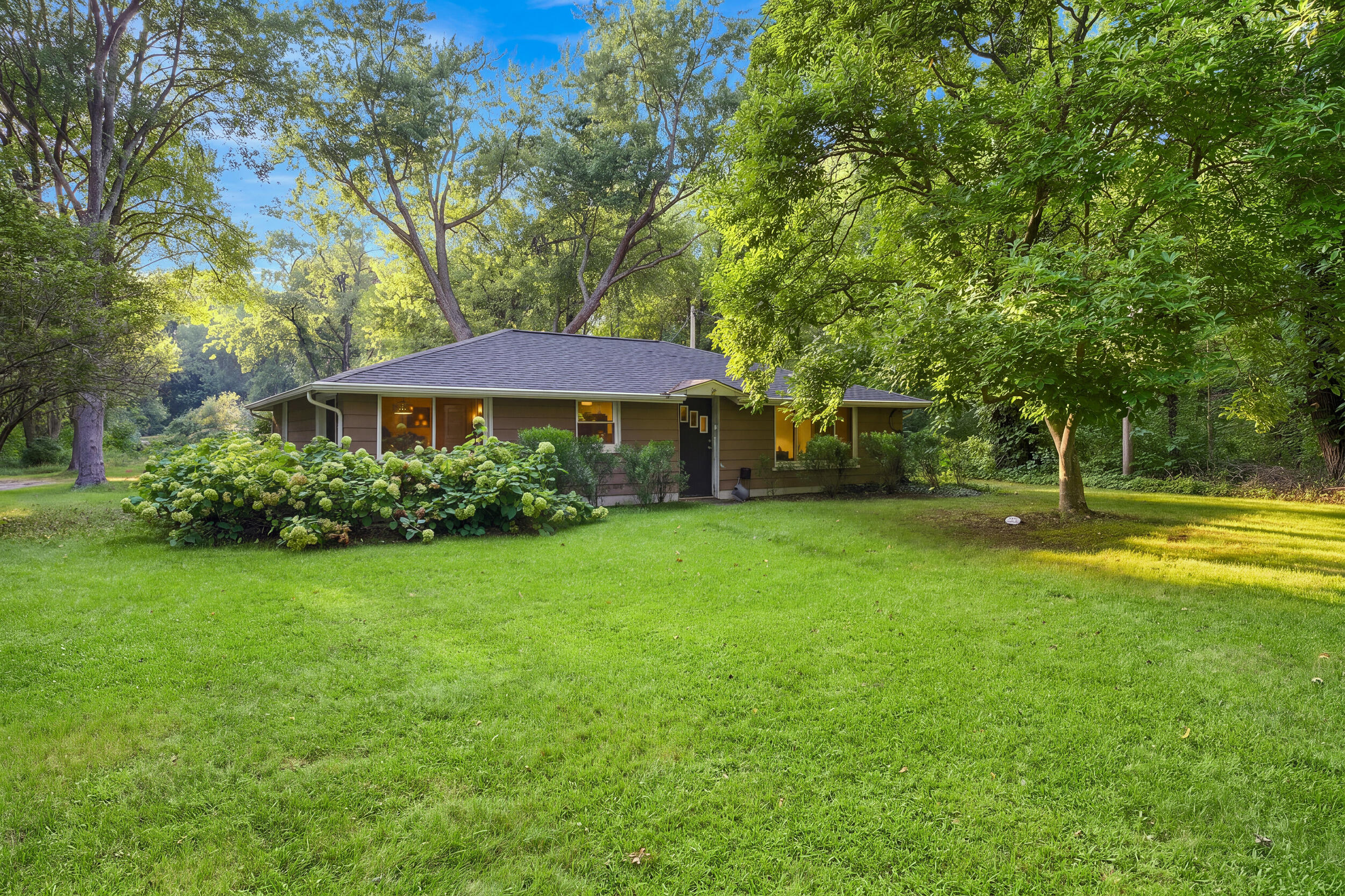 4292 Pier Road Property Photo 1