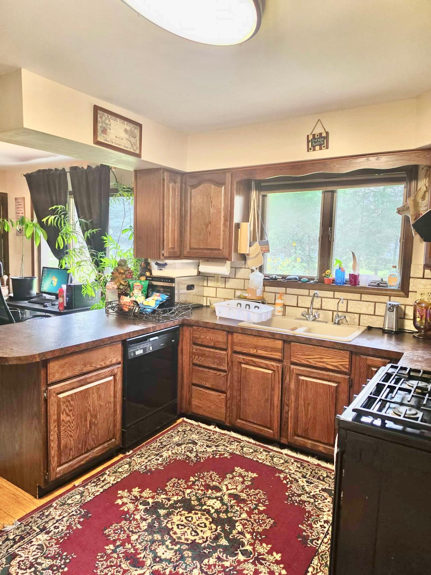 4850 Shore Drive Property Photo 9