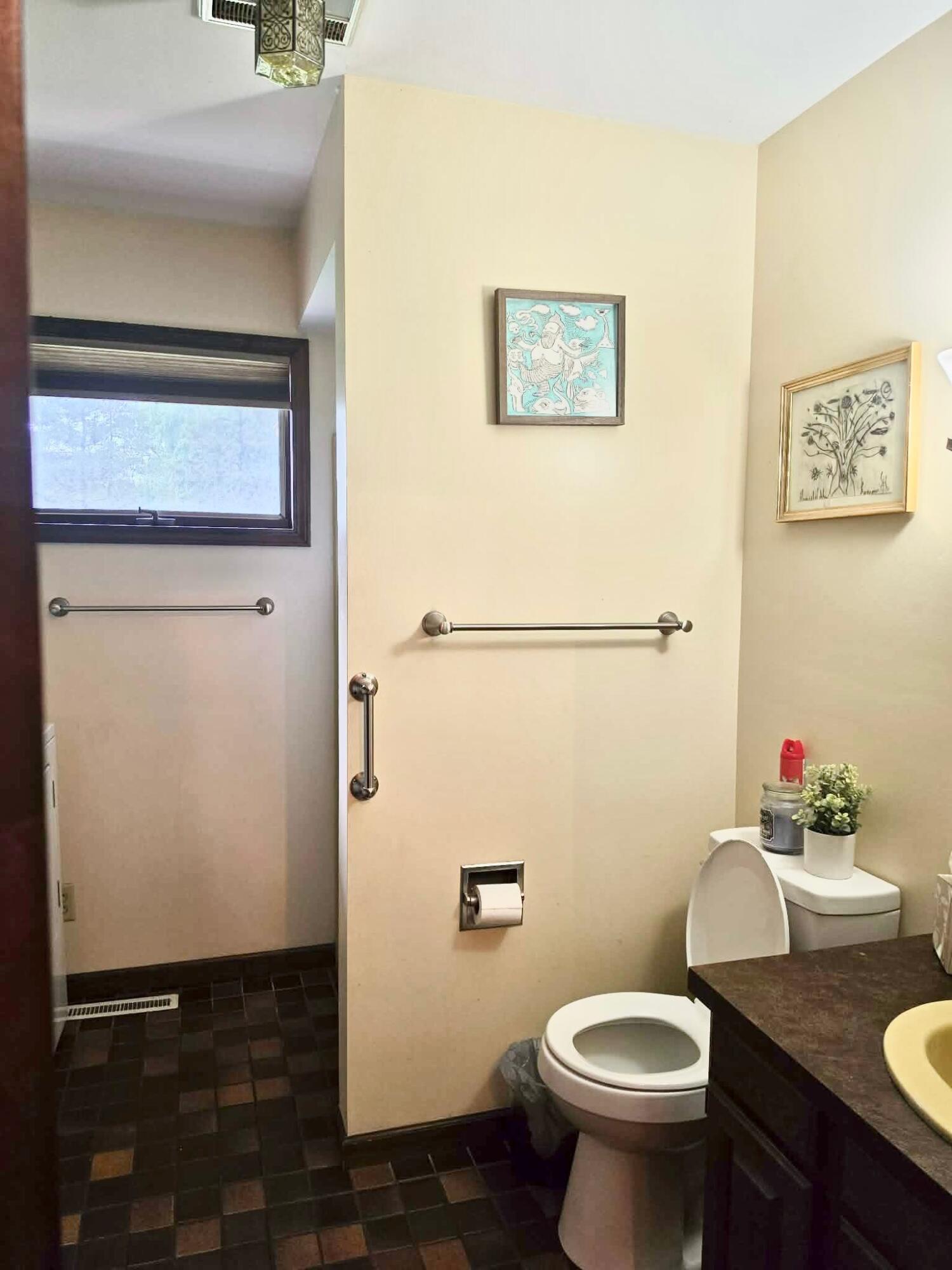 4850 Shore Drive Property Photo 23