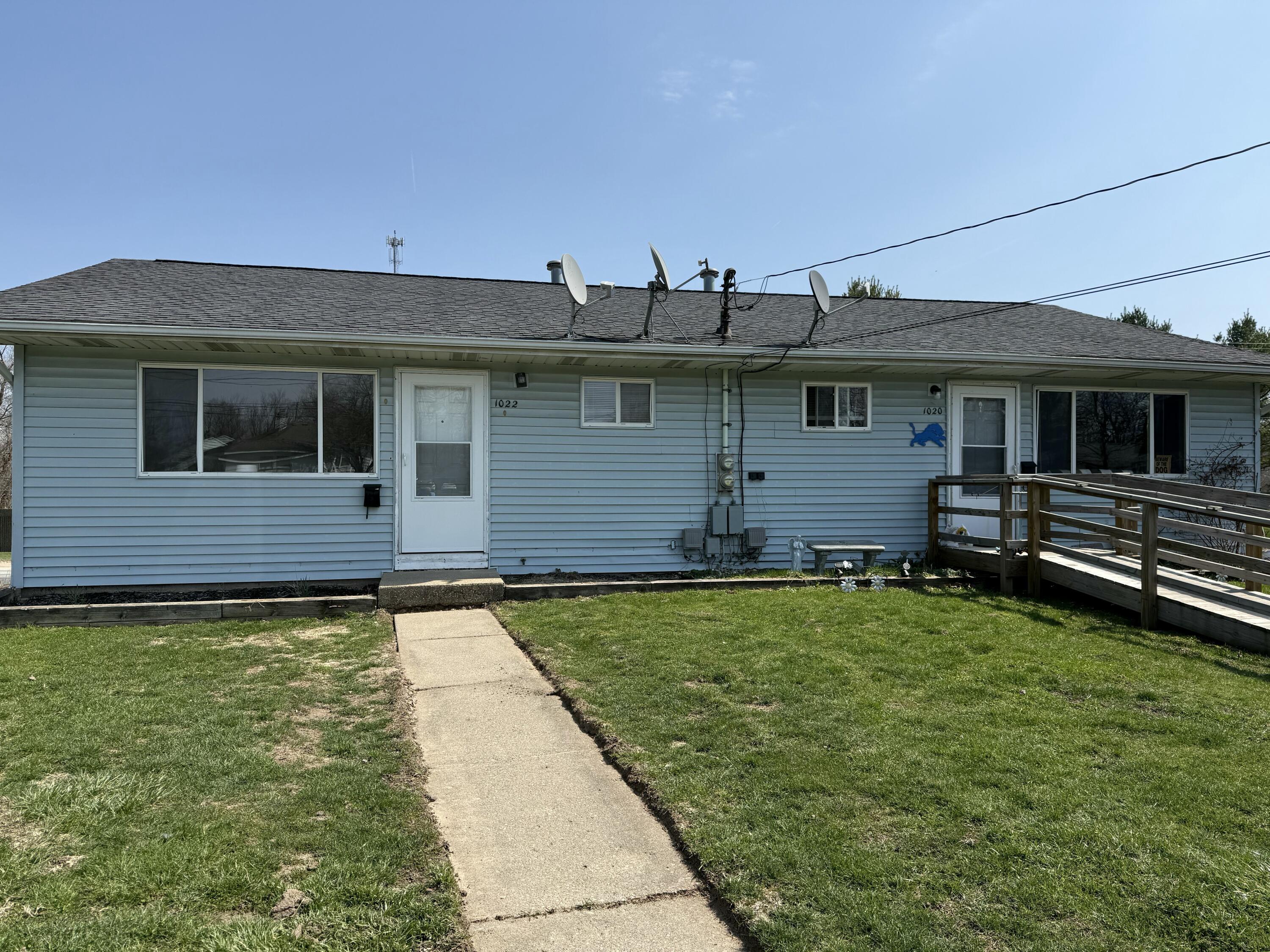 1022 Avondale Circle Property Photo 1