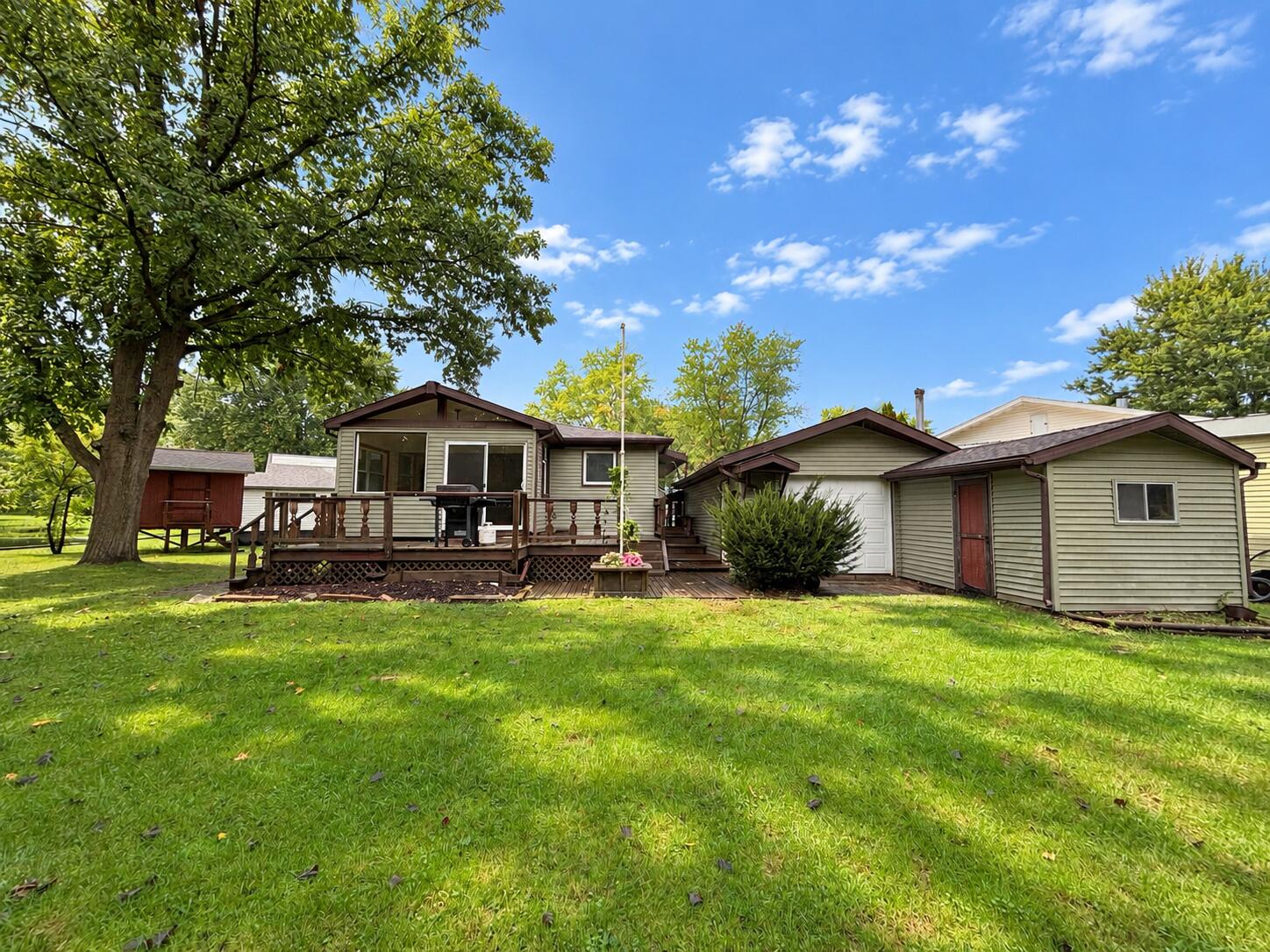 1953 Superior Drive Property Photo 1