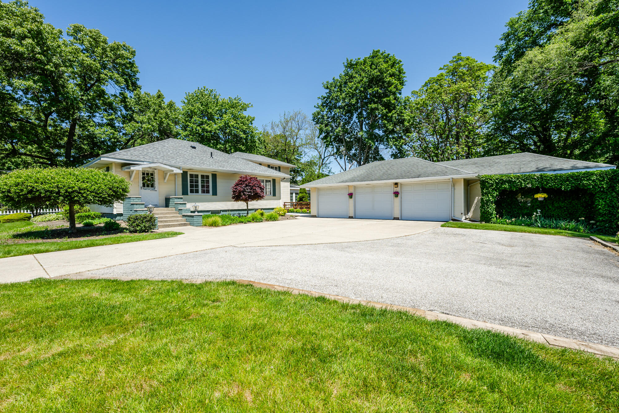 5221 Ridge Road Property Photo 1