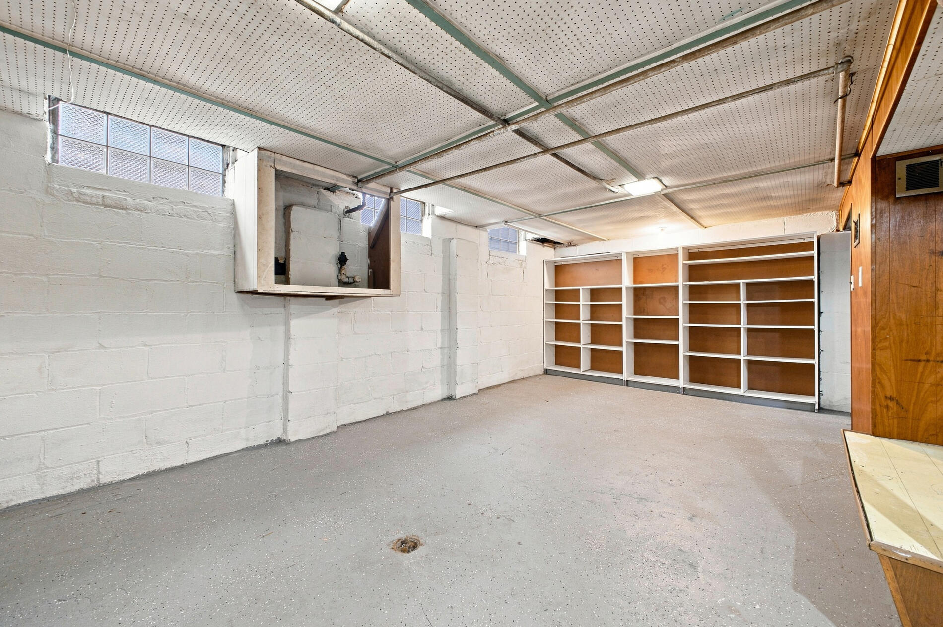 16587 La Salle Avenue Property Photo 18